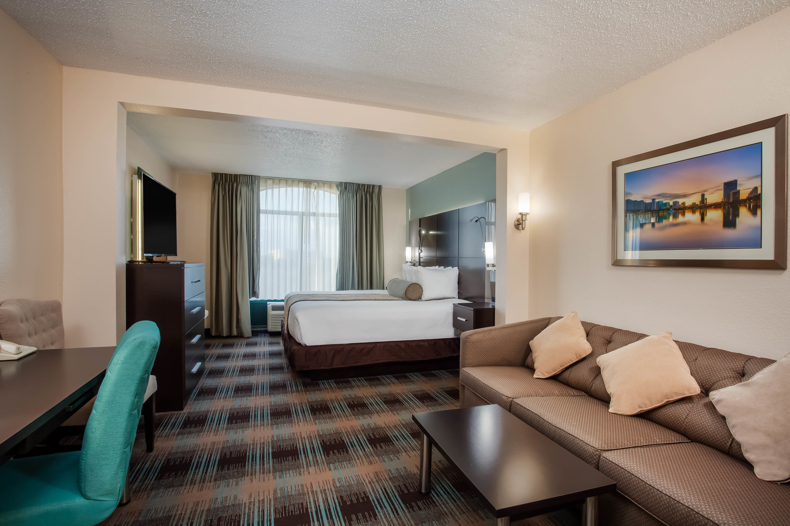 Wingate by Wyndham Orlando International Airport suite in Orlando, Florida