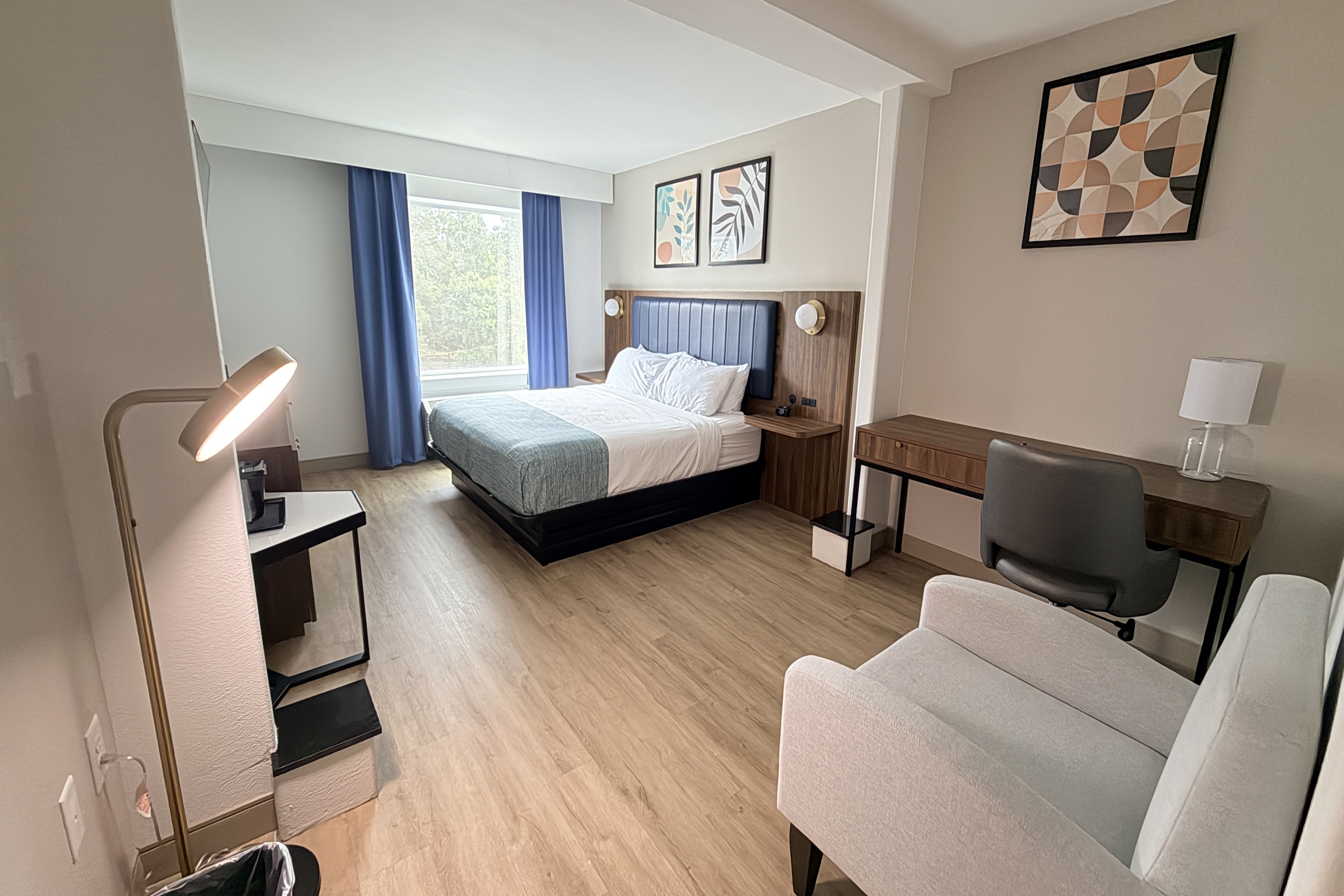 Guest room at the Wingate by Wyndham Athens Near Downtown in Athens, Georgia