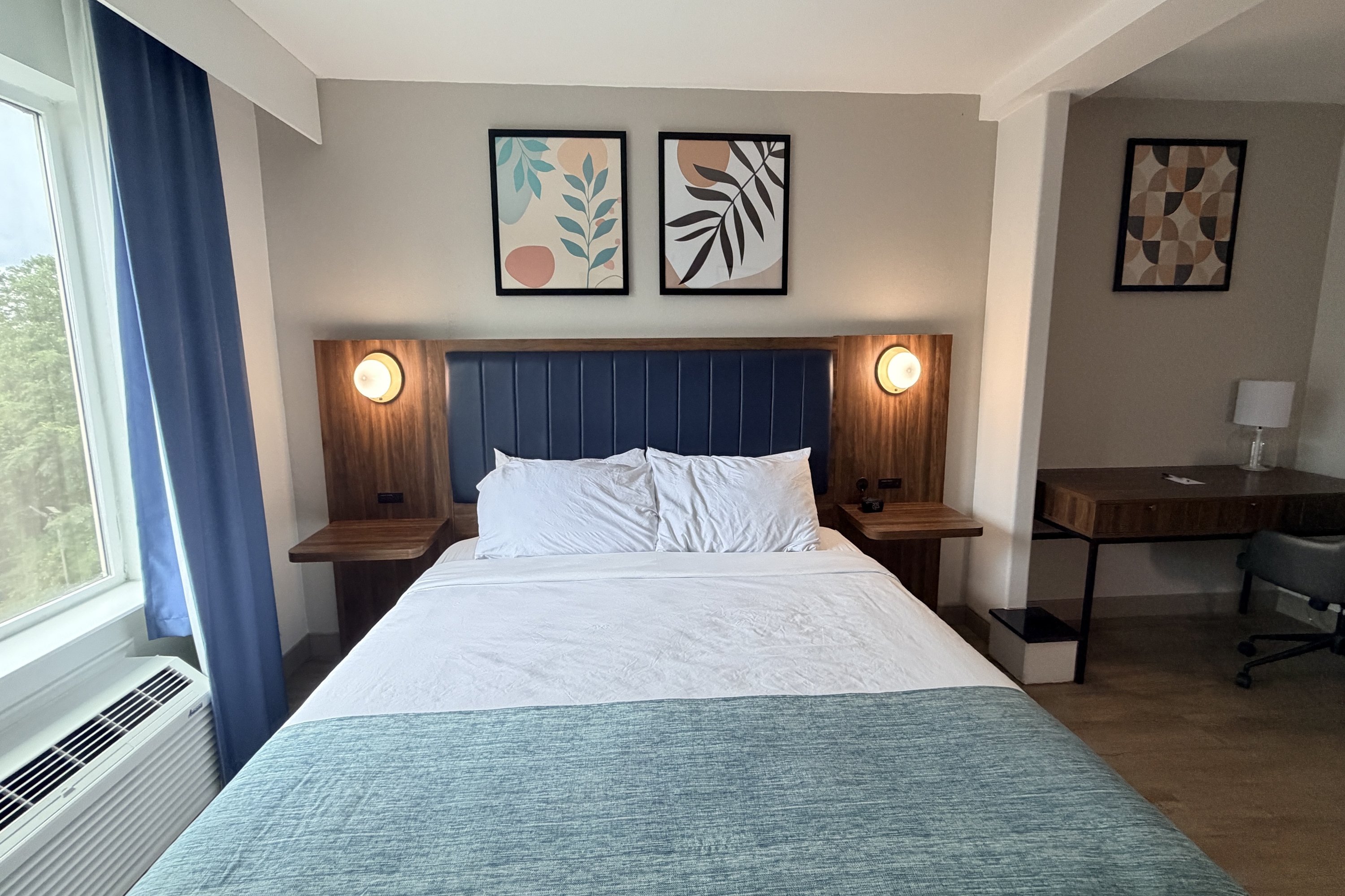 Guest room at the Wingate by Wyndham Athens Near Downtown in Athens, Georgia