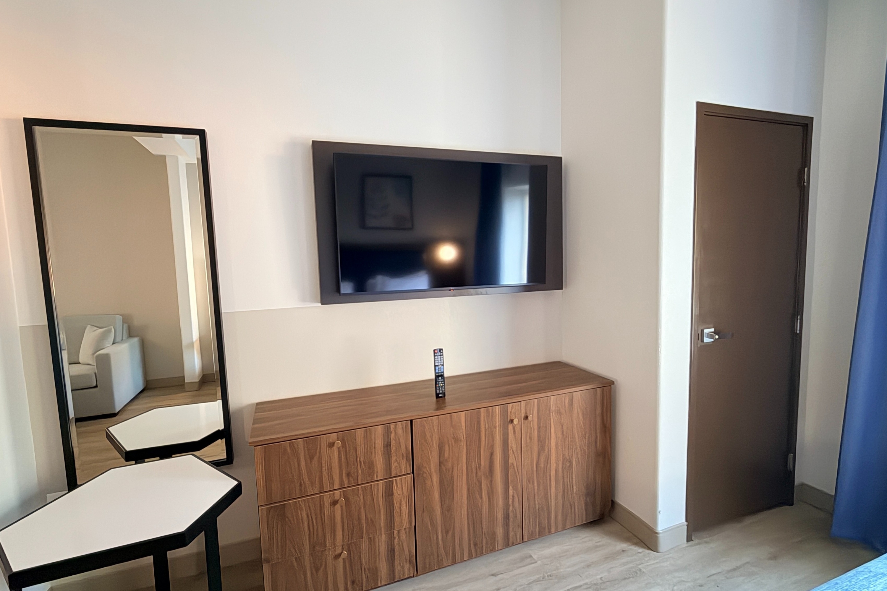 Guest room at the Wingate by Wyndham Athens Near Downtown in Athens, Georgia
