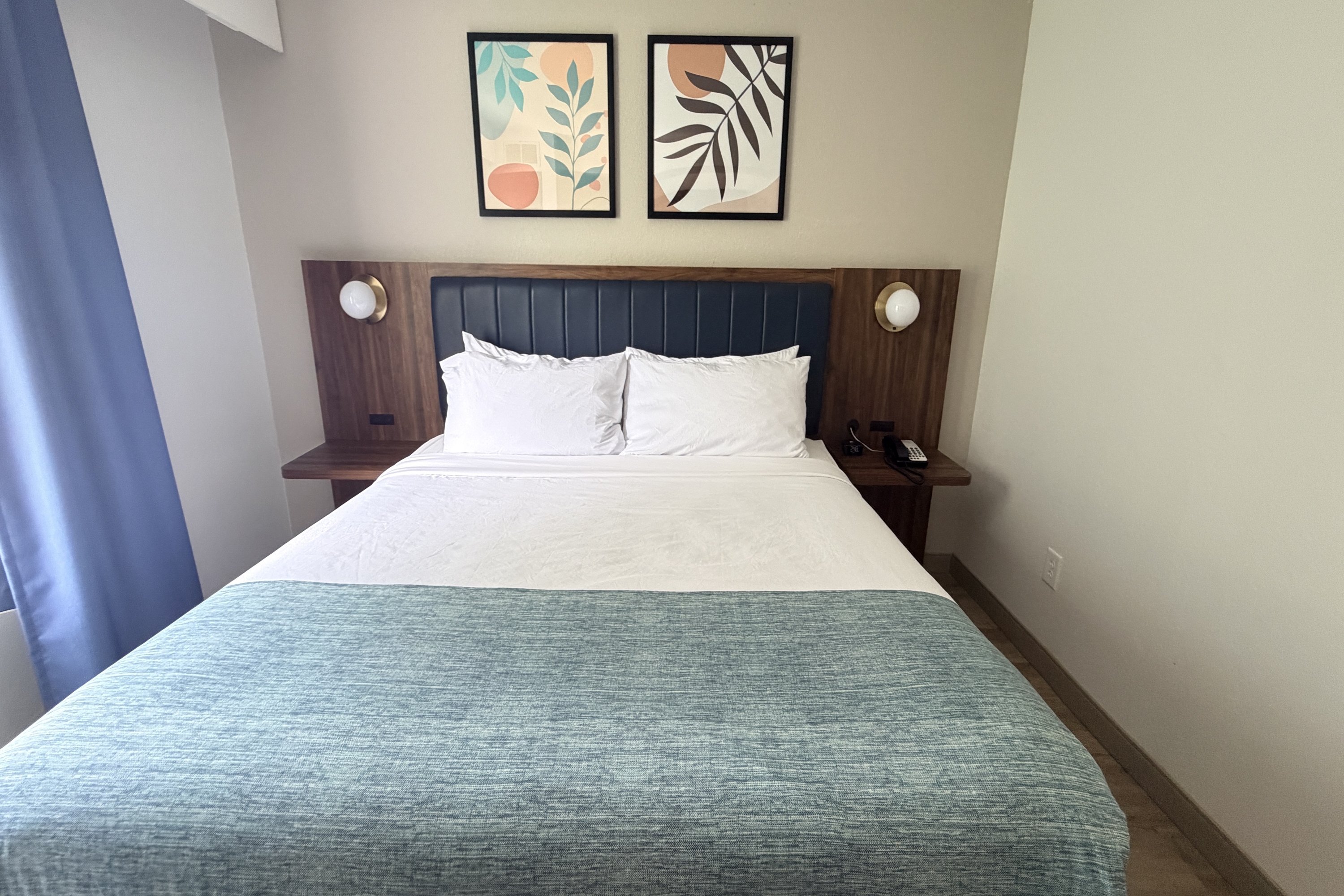 Guest room at the Wingate by Wyndham Athens Near Downtown in Athens, Georgia