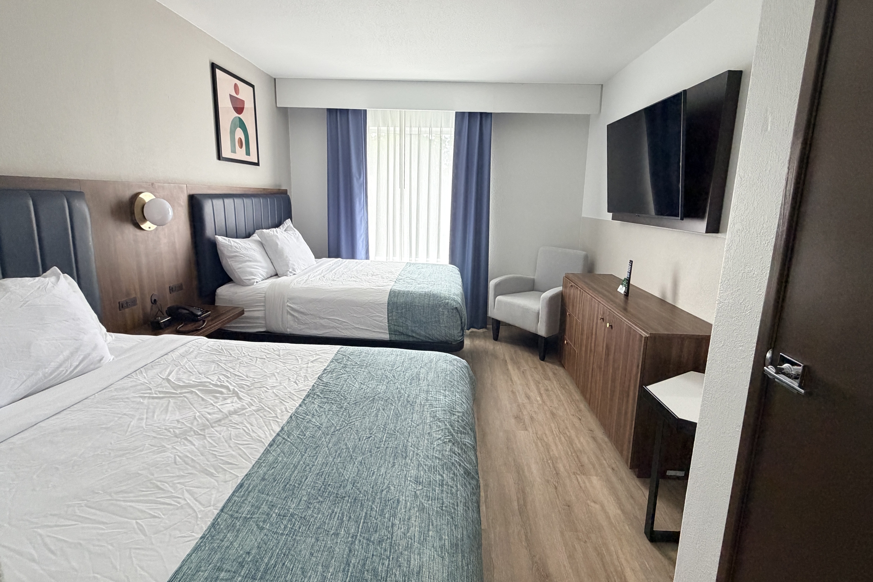 Guest room at the Wingate by Wyndham Athens Near Downtown in Athens, Georgia