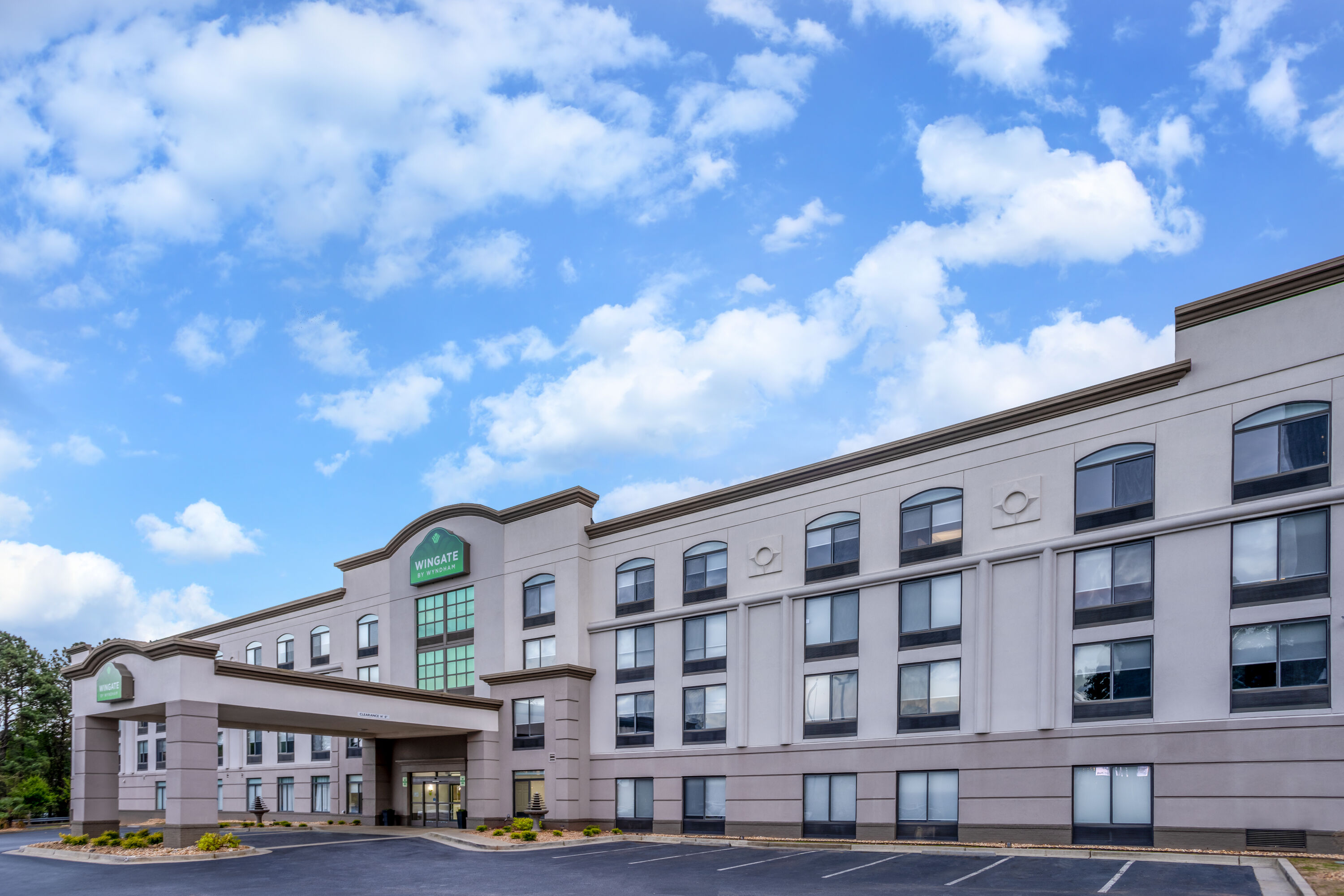 Exterior Day Image of Wingate by Wyndham Atlanta Galleria/Ballpark hotel in Atlanta, Georgia