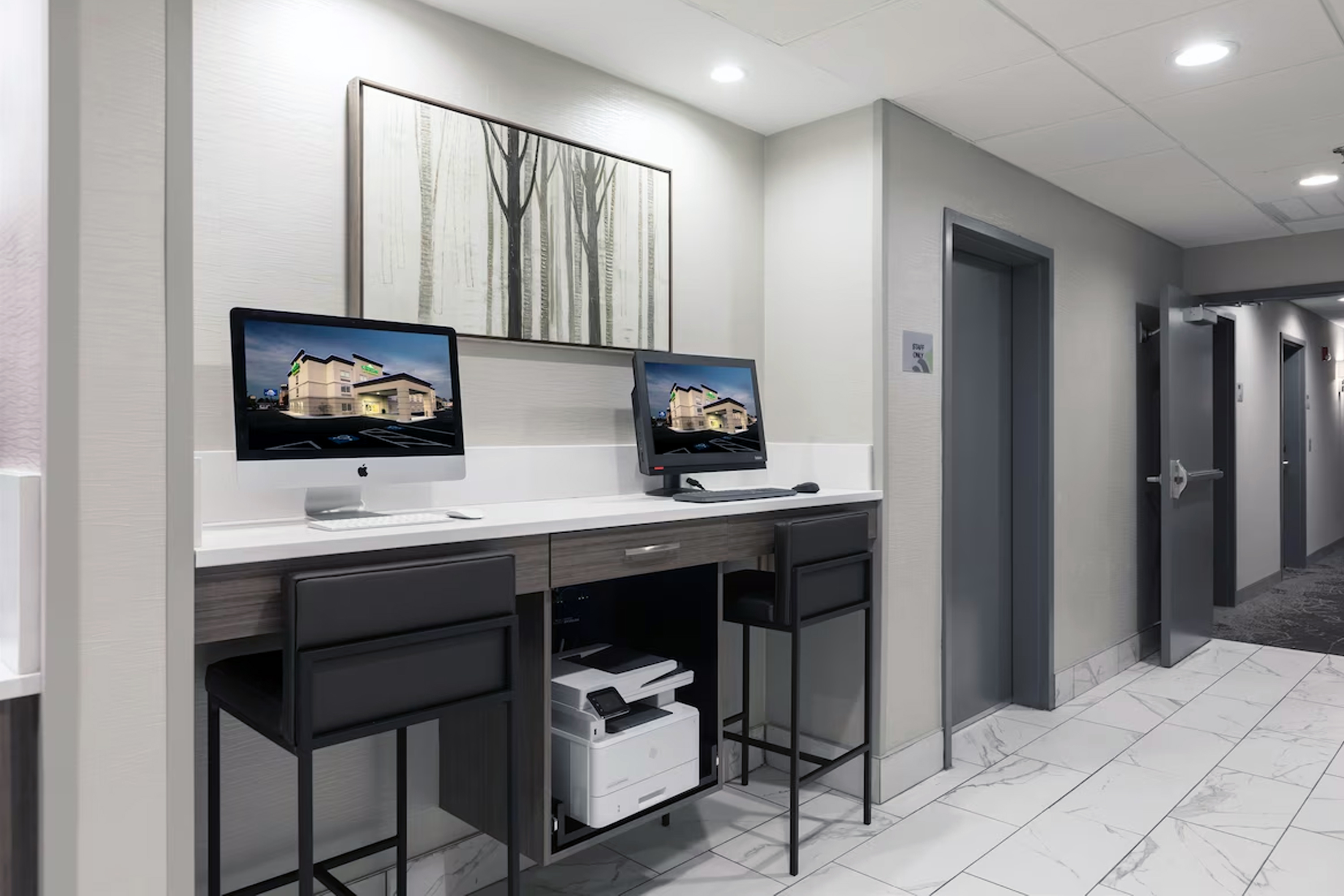 Wingate by Wyndham Augusta Washington Road business center in Augusta, Georgia