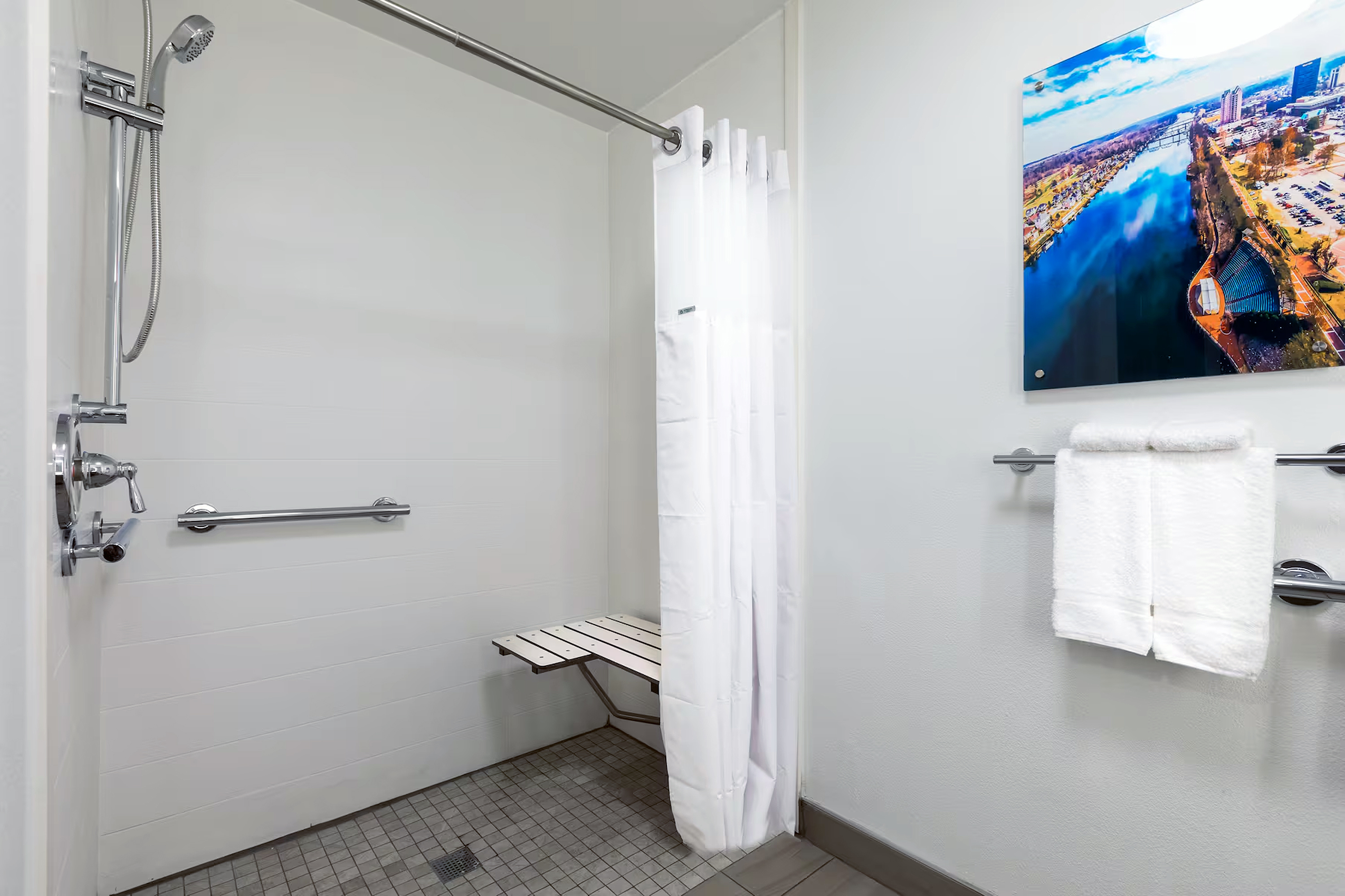 Guest room bath at the Wingate by Wyndham Augusta Washington Road in Augusta, Georgia