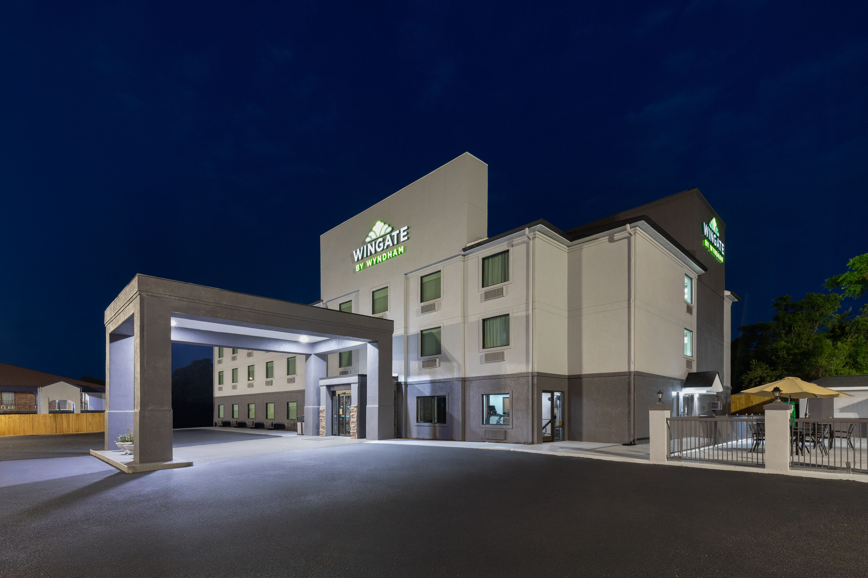 Exterior Dusk Image of Wingate by Wyndham Augusta I-20 hotel in Augusta, Georgia