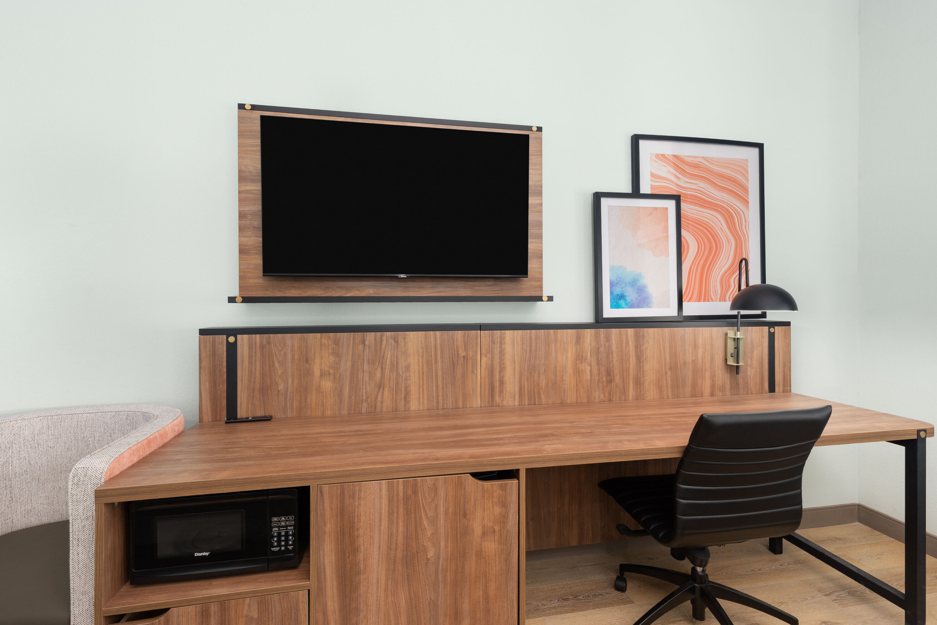 Guest room at the Wingate by Wyndham Augusta I-20 in Augusta, Georgia