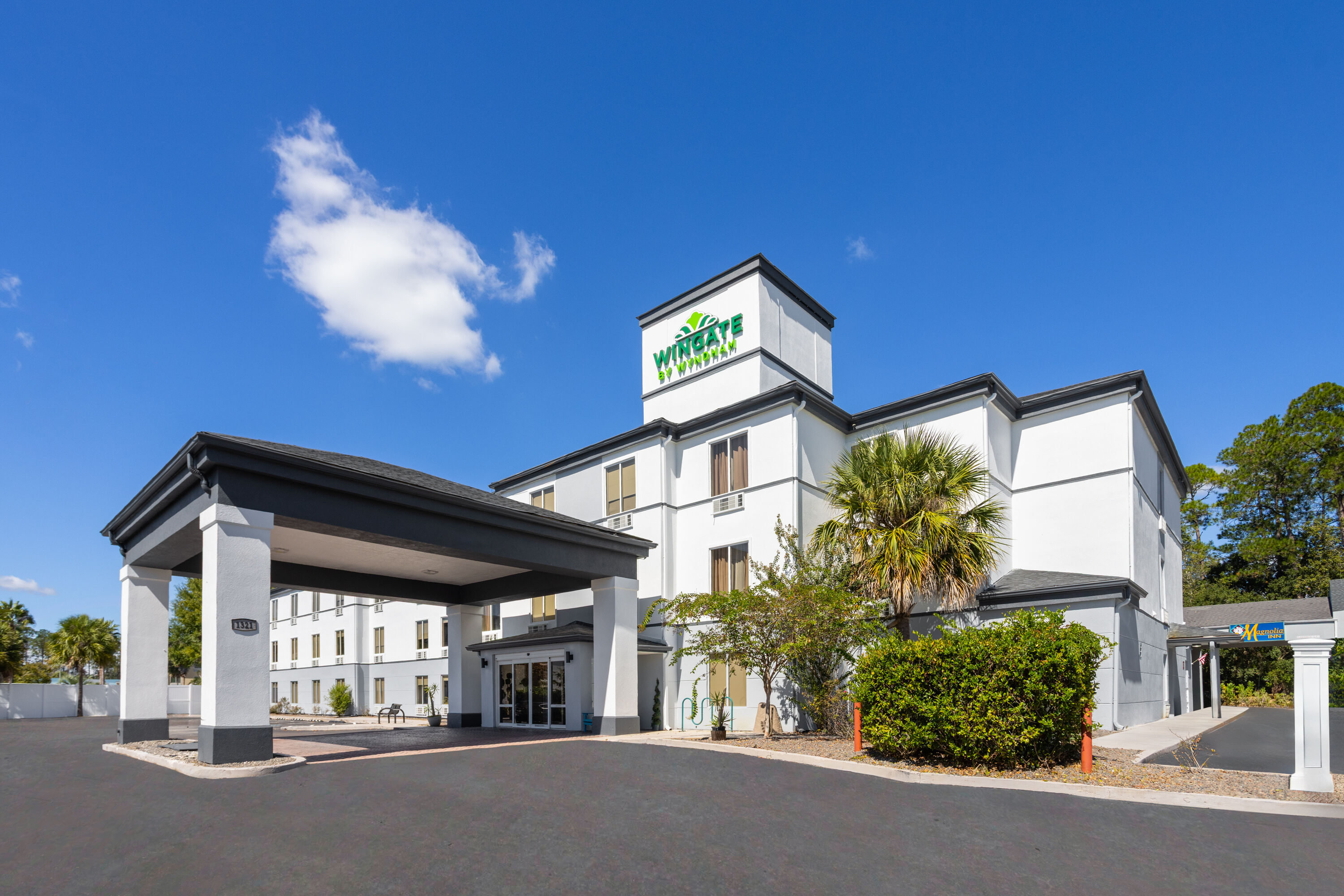 Exterior Day Image of Wingate by Wyndham Kings Bay Naval Base hotel in Kingsland, Georgia