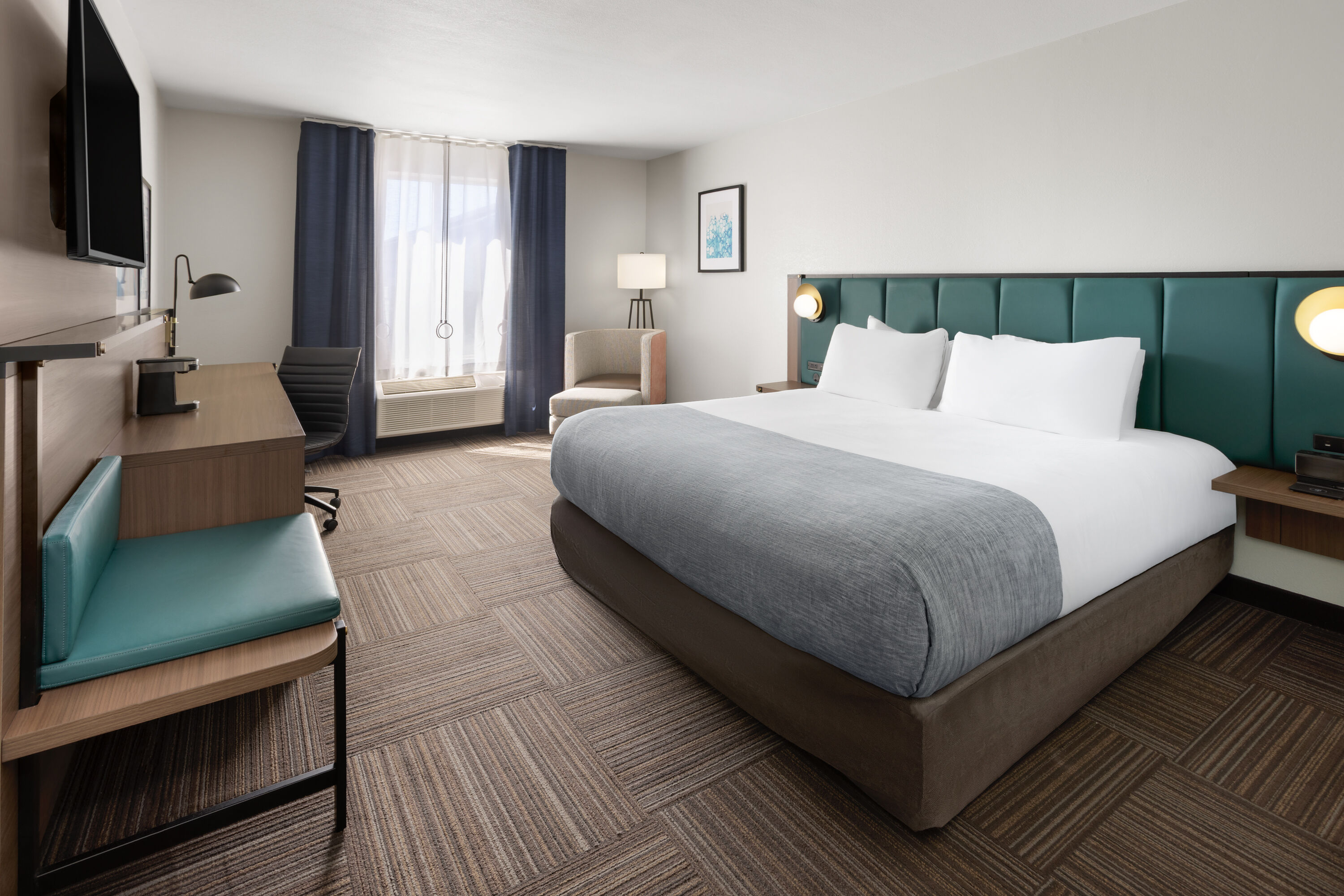 Guest room at the Wingate by Wyndham Kings Bay Naval Base in Kingsland, Georgia