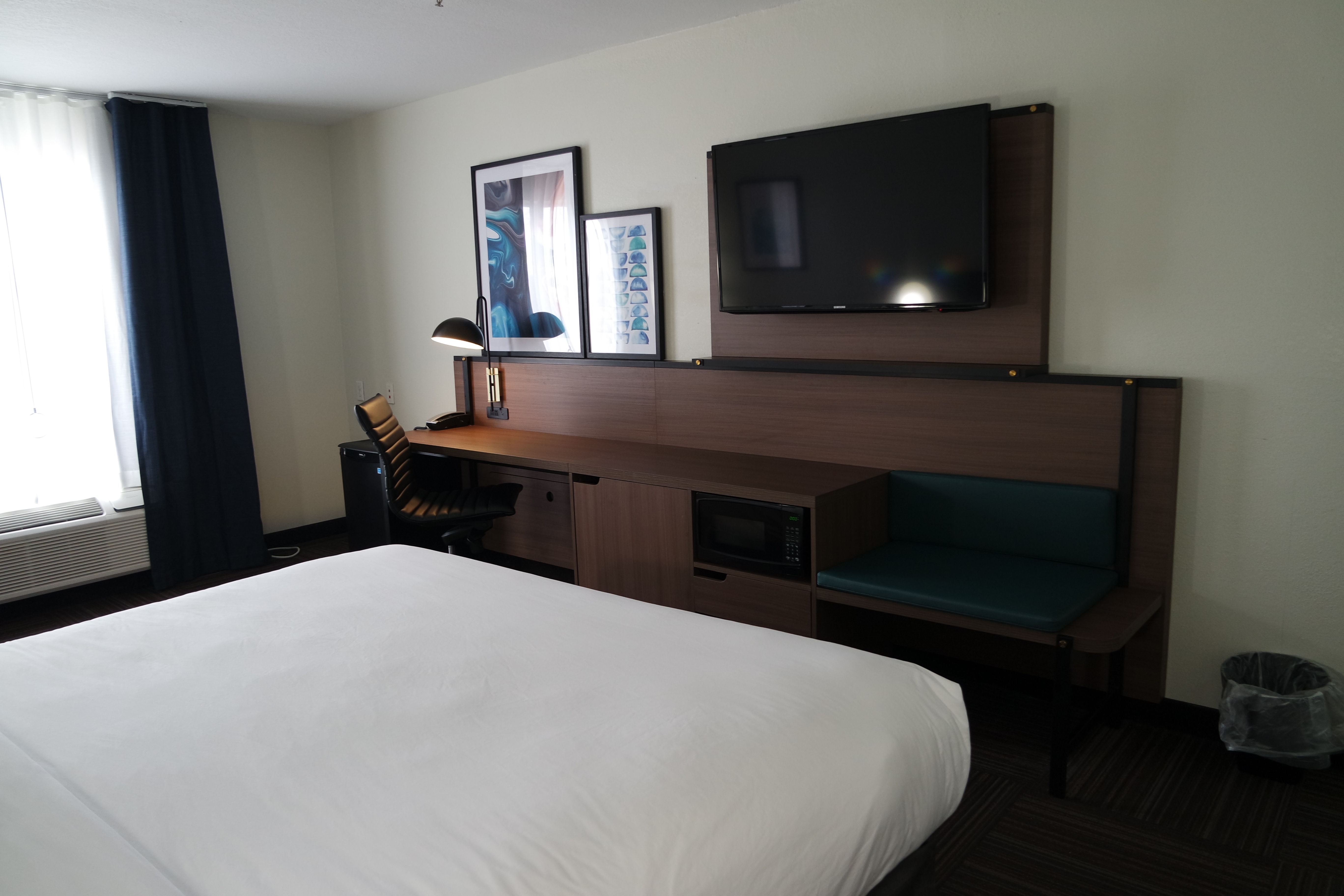 Guest room at the Wingate by Wyndham Kings Bay Naval Base in Kingsland, Georgia