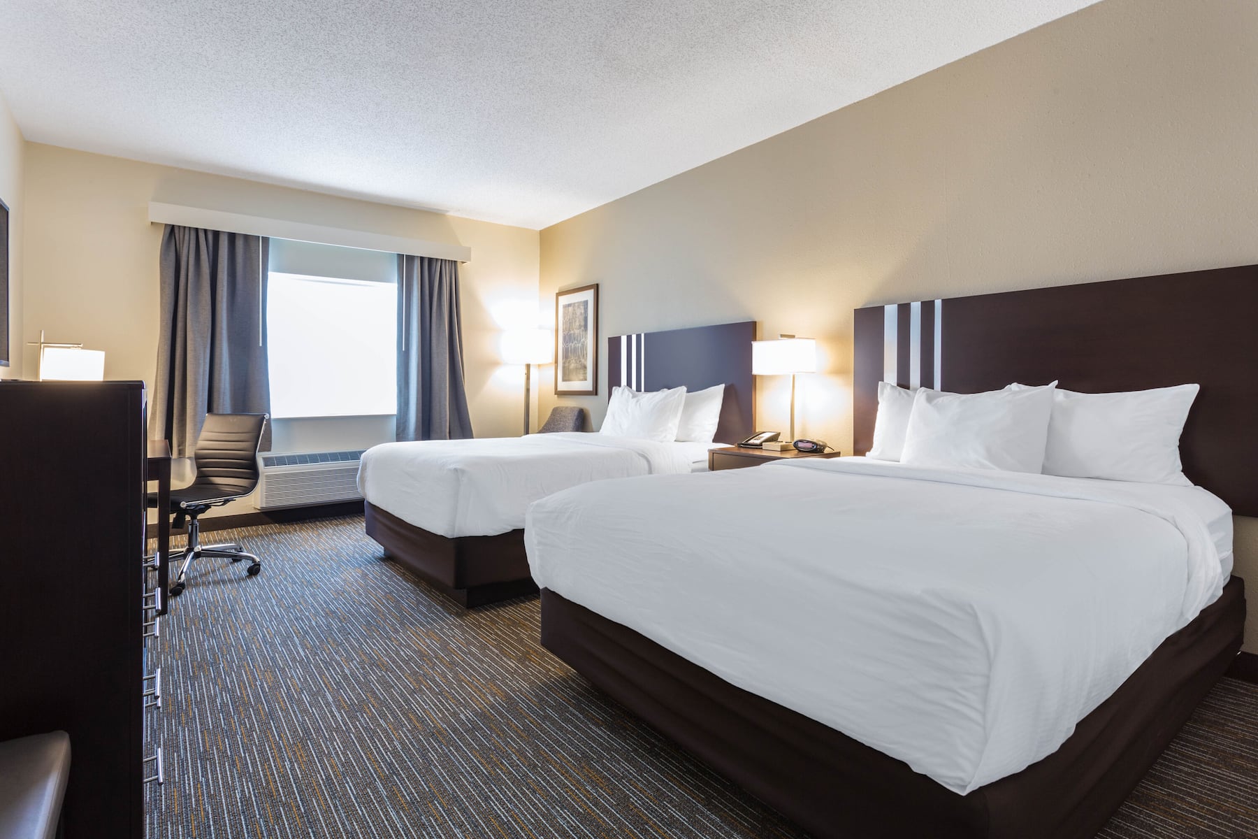 Guest room at the Wingate by Wyndham Gurnee in Gurnee, Illinois