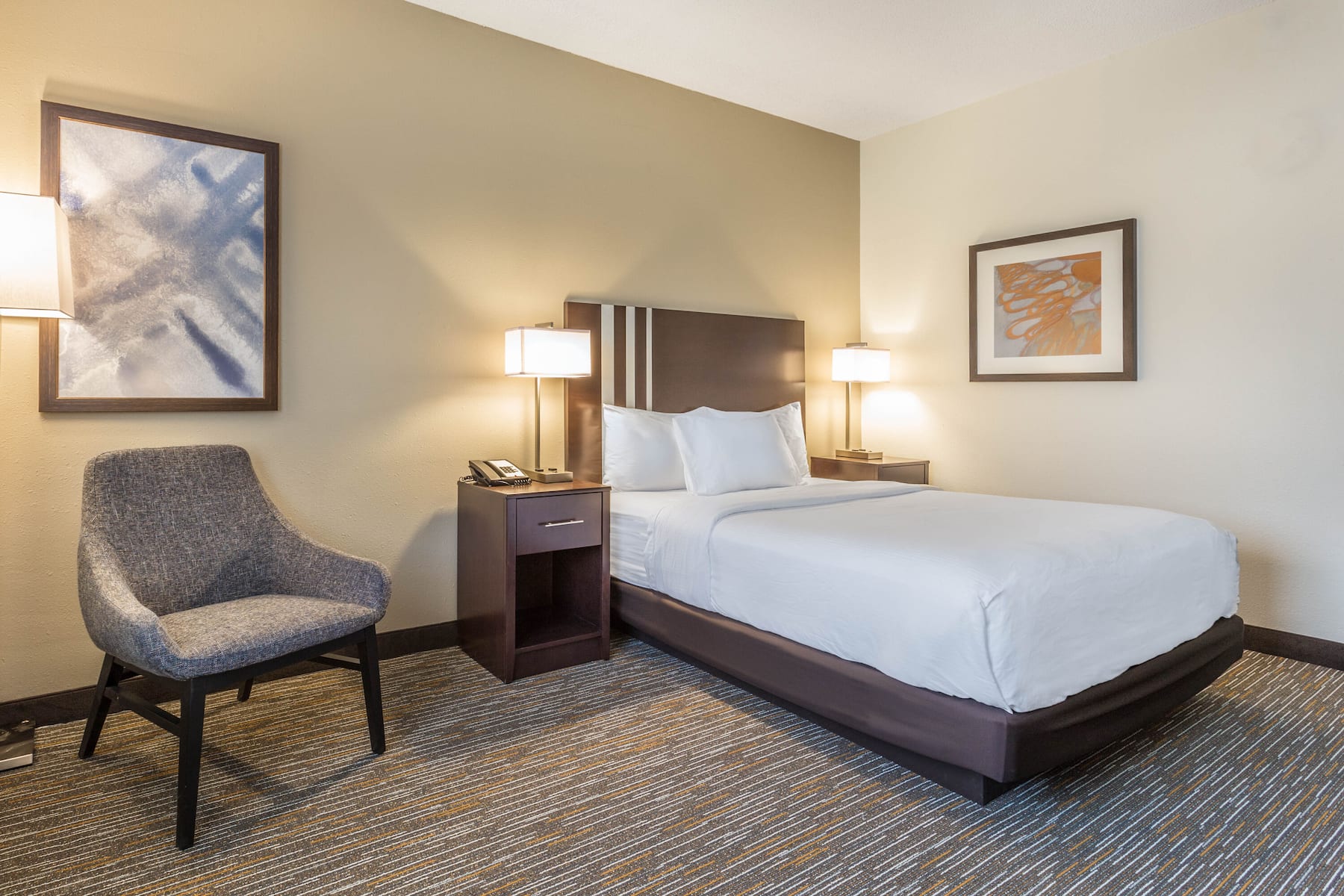 Guest room at the Wingate by Wyndham Gurnee in Gurnee, Illinois