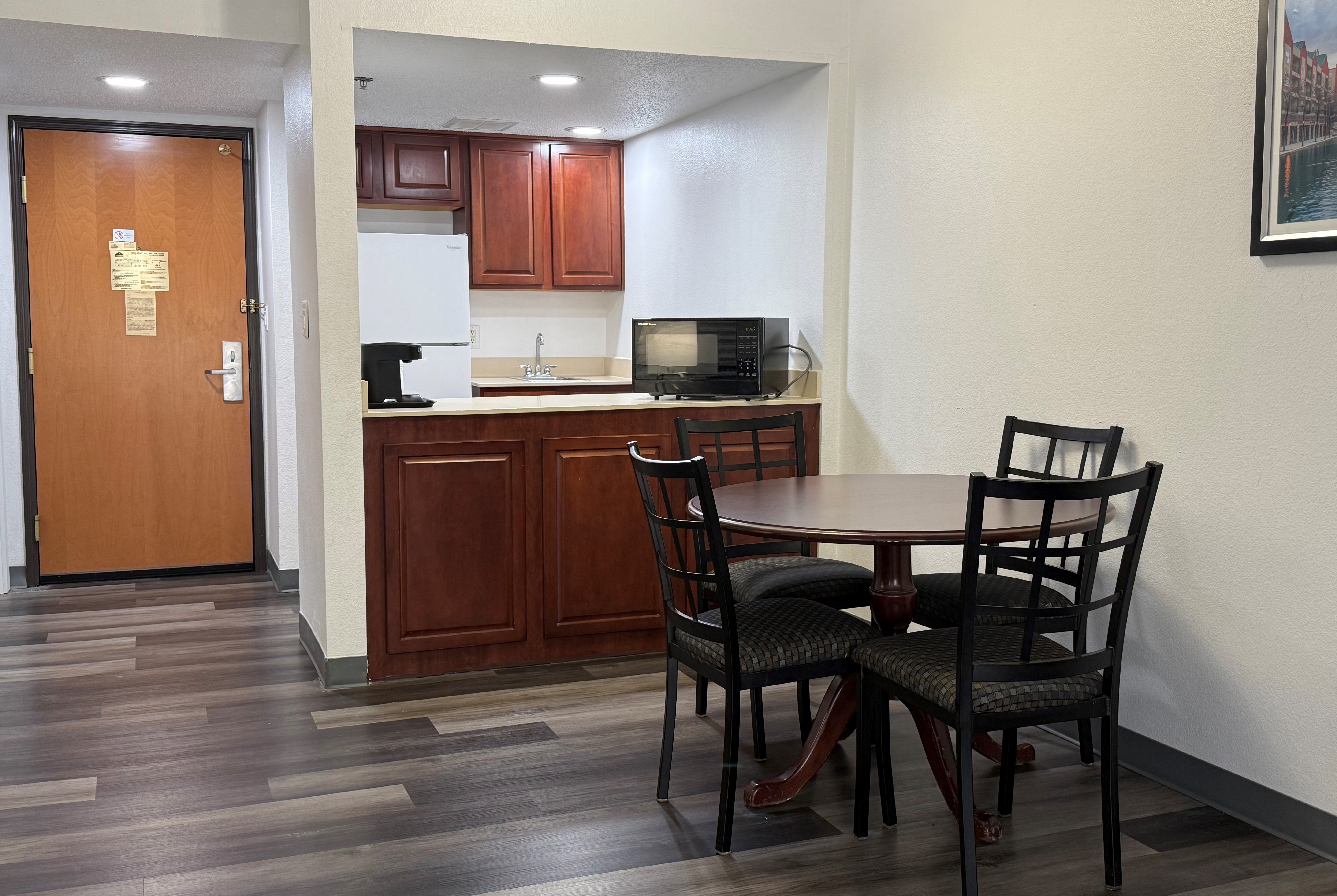 Guest room at the Wingate by Wyndham Indianapolis Airport-Rockville Rd. in Indianapolis, Indiana