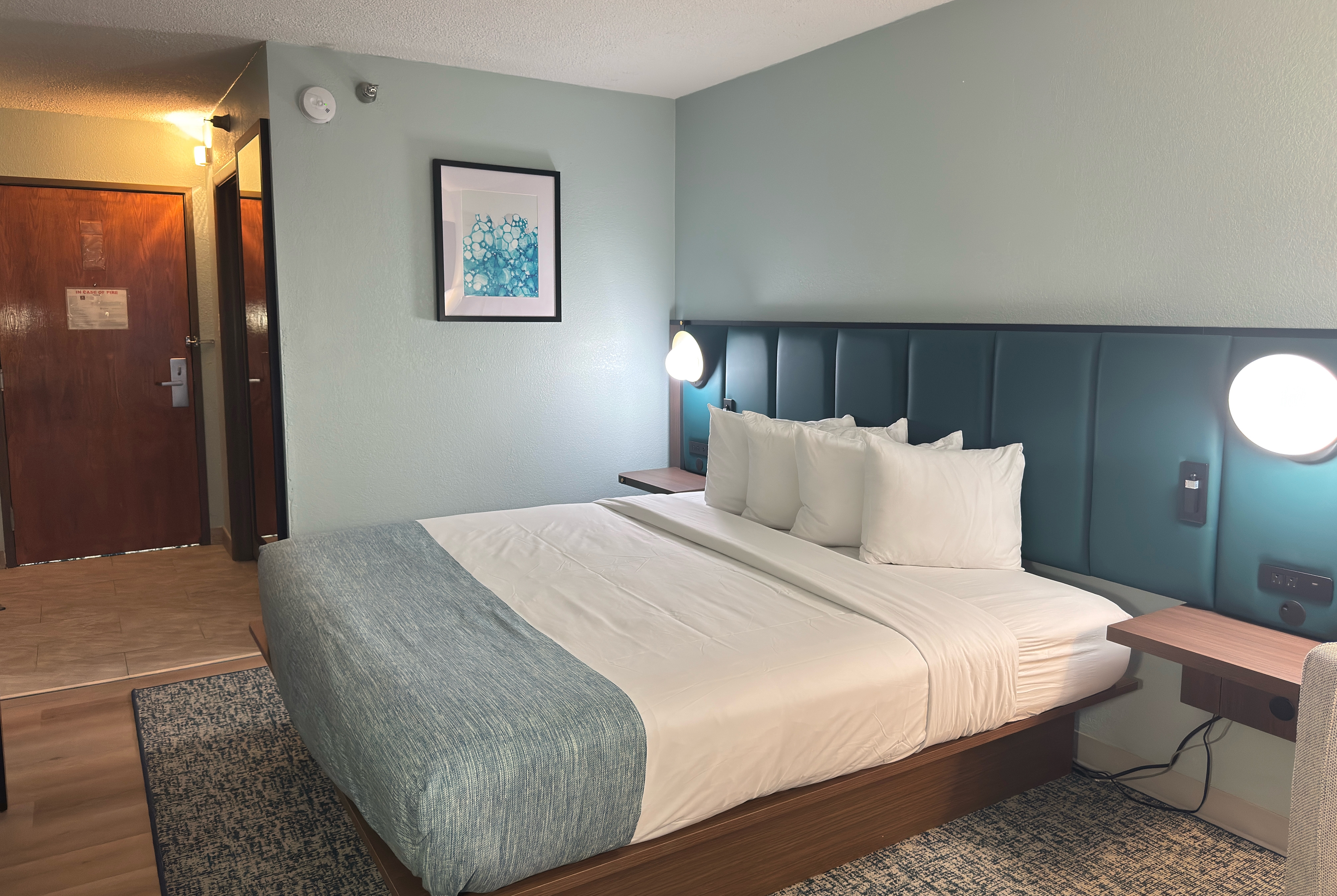 Guest room at the Wingate by Wyndham Indianapolis East in Indianapolis, Indiana
