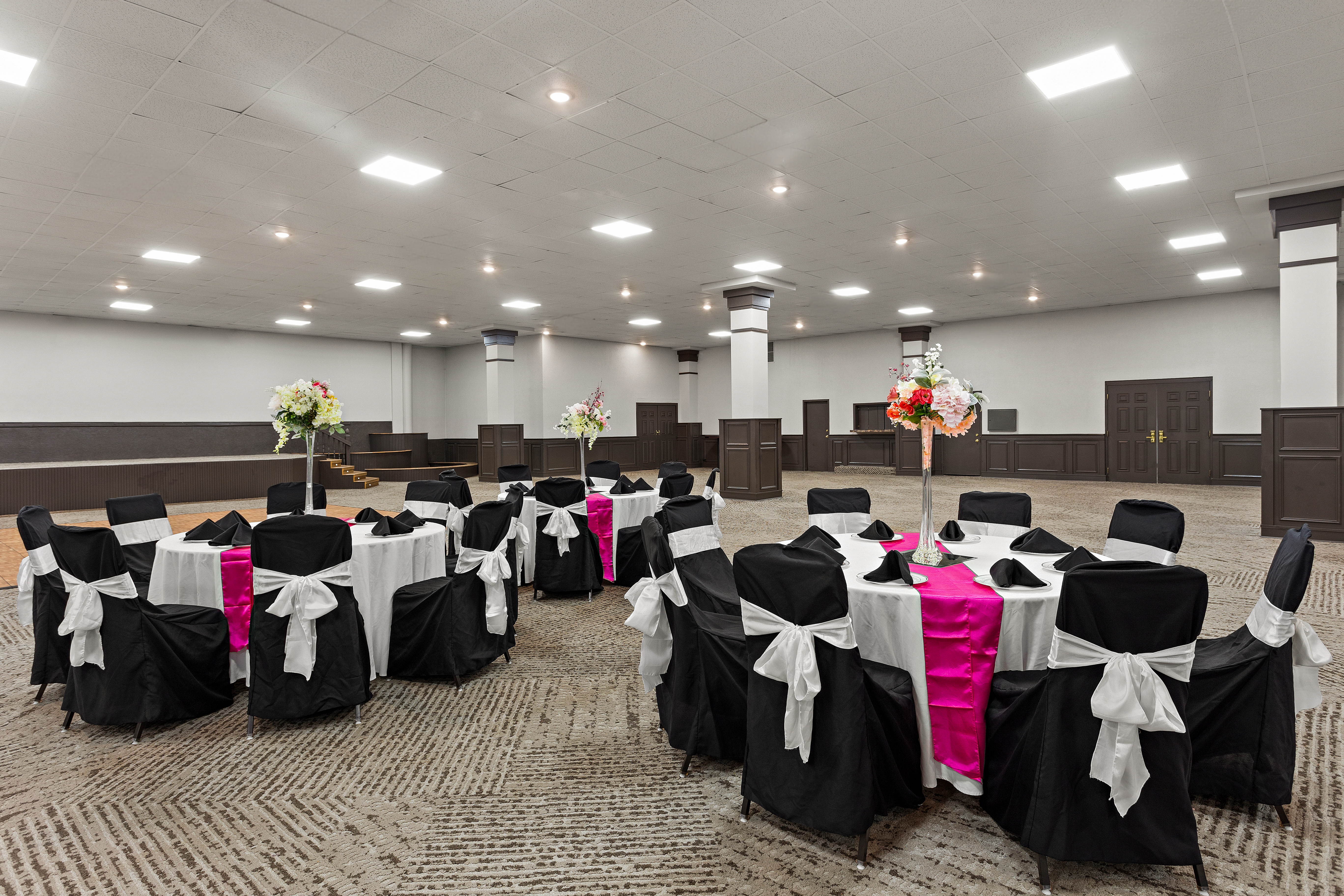 Meeting room banquet rounds at Wingate by Wyndham South Bend/Notre Dame in South Bend, Indiana