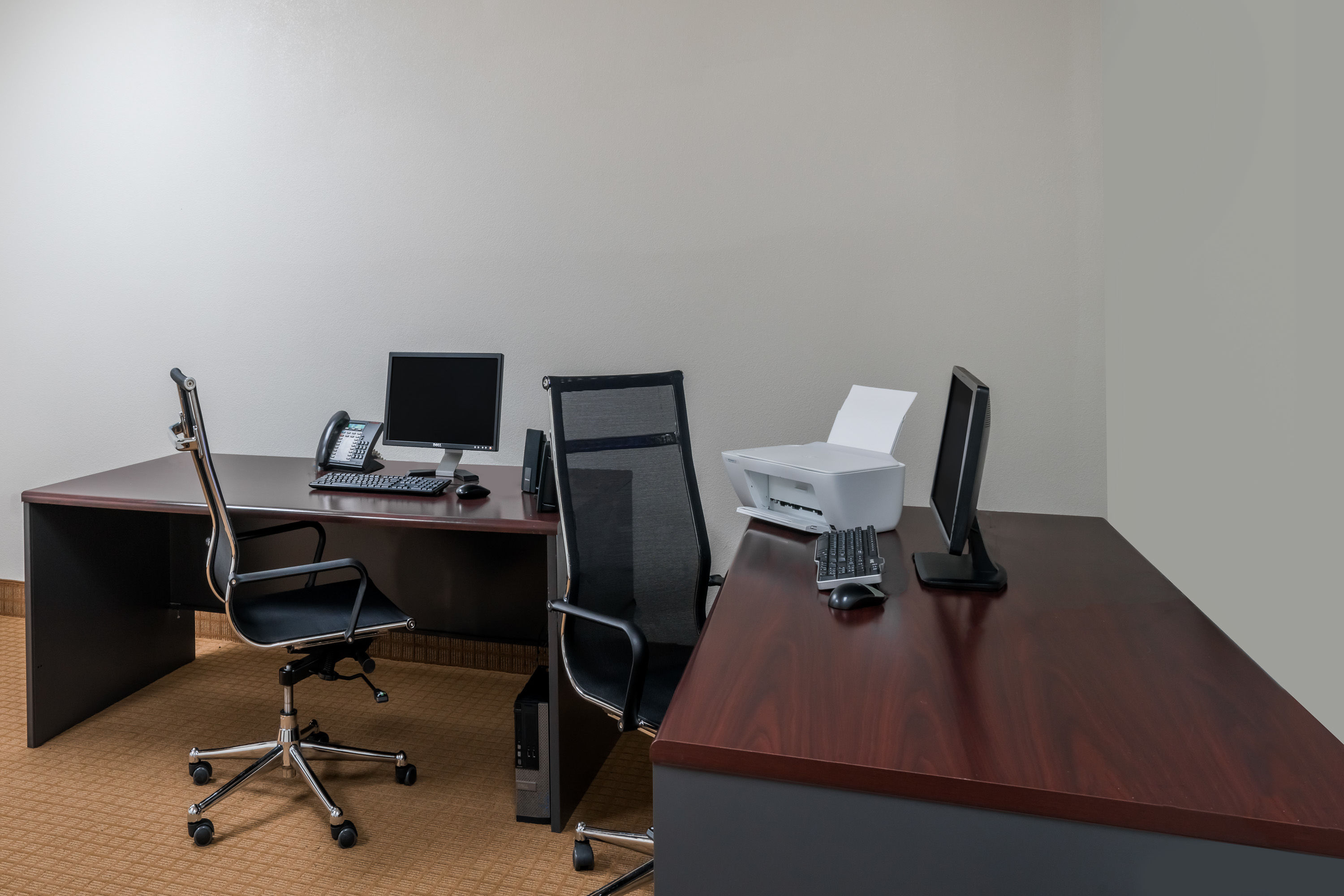 Wingate by Wyndham Bowling Green business center in Bowling Green, Kentucky