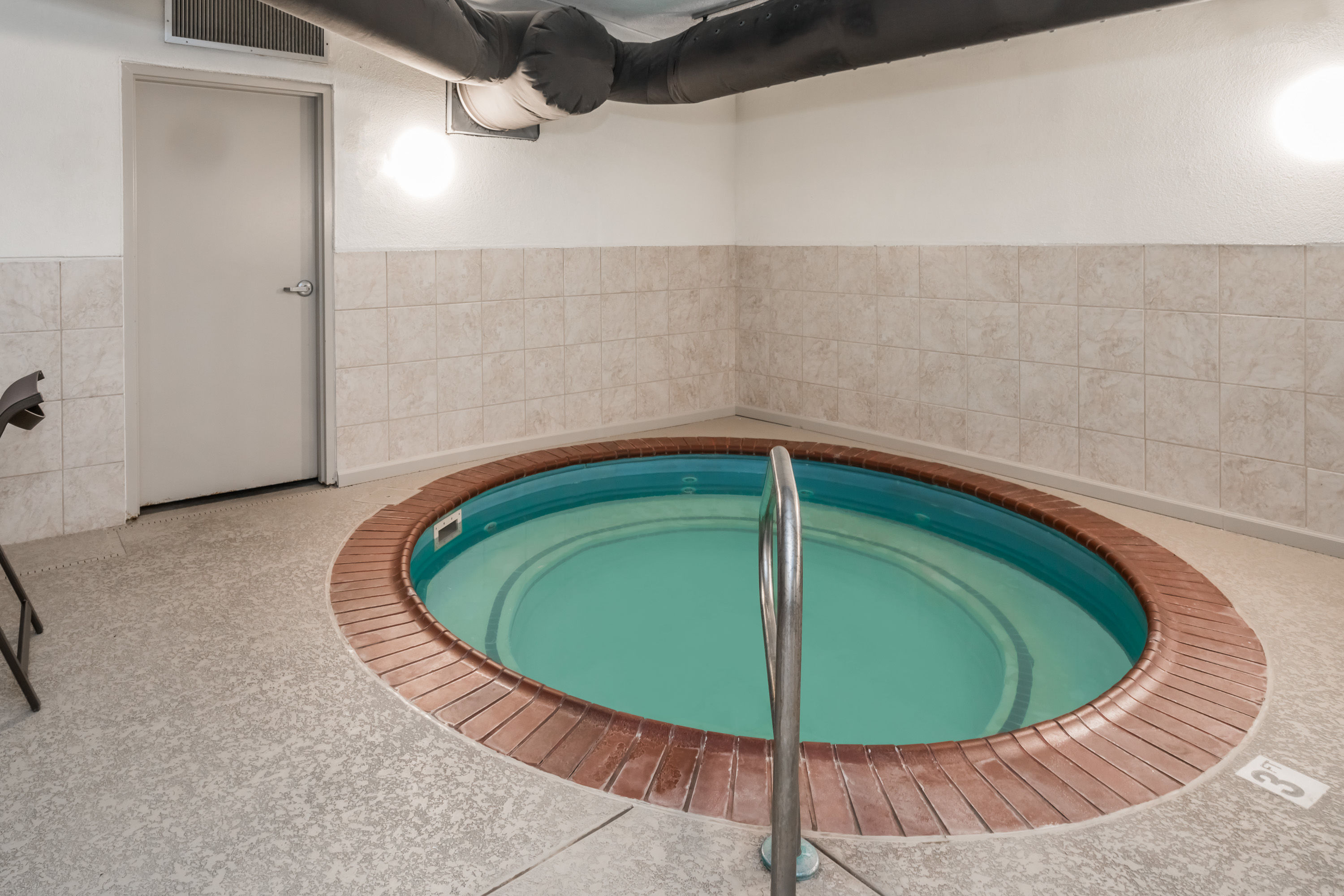 Hot tub at the Wingate by Wyndham Bowling Green in Bowling Green, Kentucky