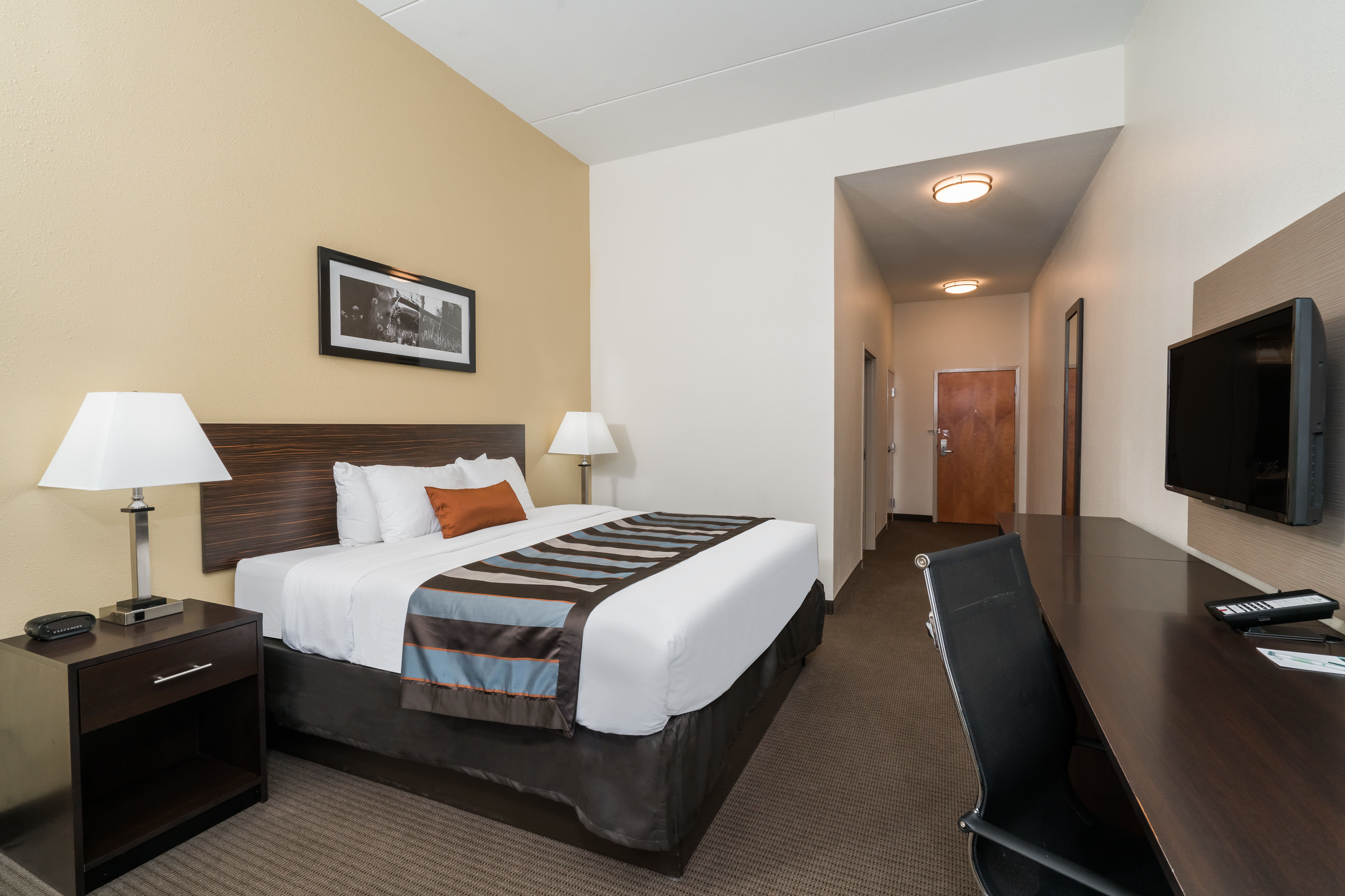 Wingate by Wyndham Bowling Green suite in Bowling Green, Kentucky