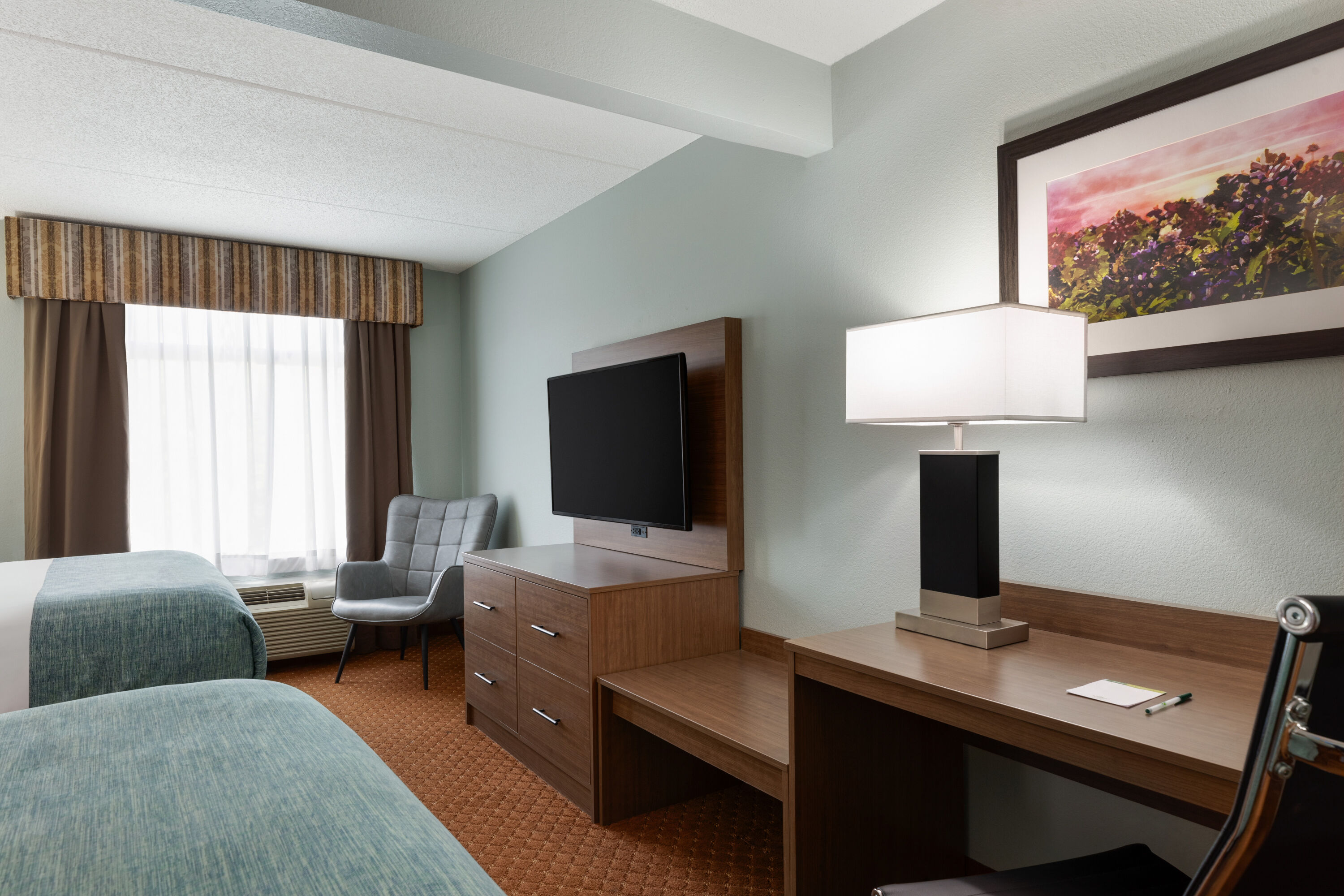 Guest room at the Wingate by Wyndham Louisville East in Louisville, Kentucky