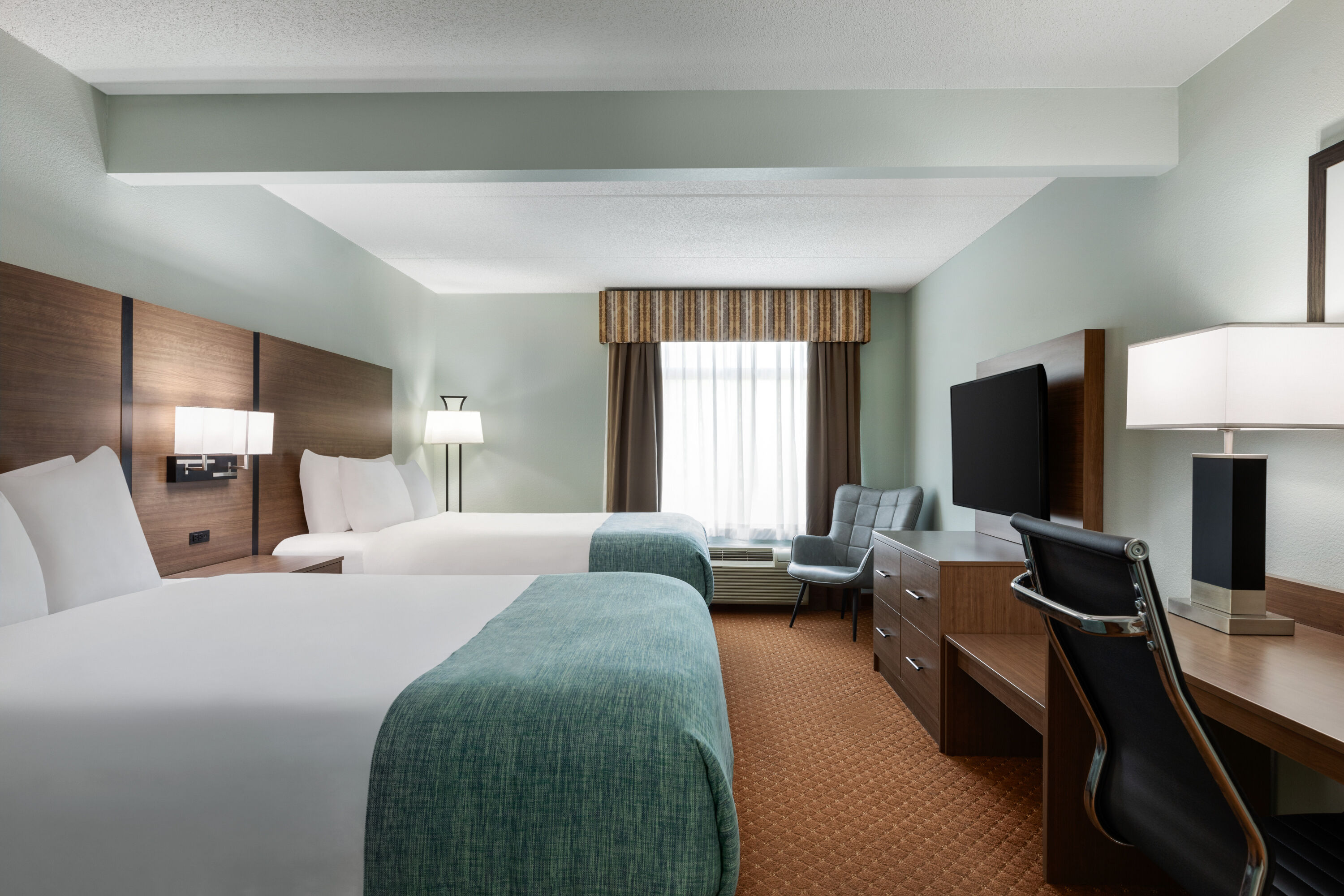 Guest room at the Wingate by Wyndham Louisville East in Louisville, Kentucky