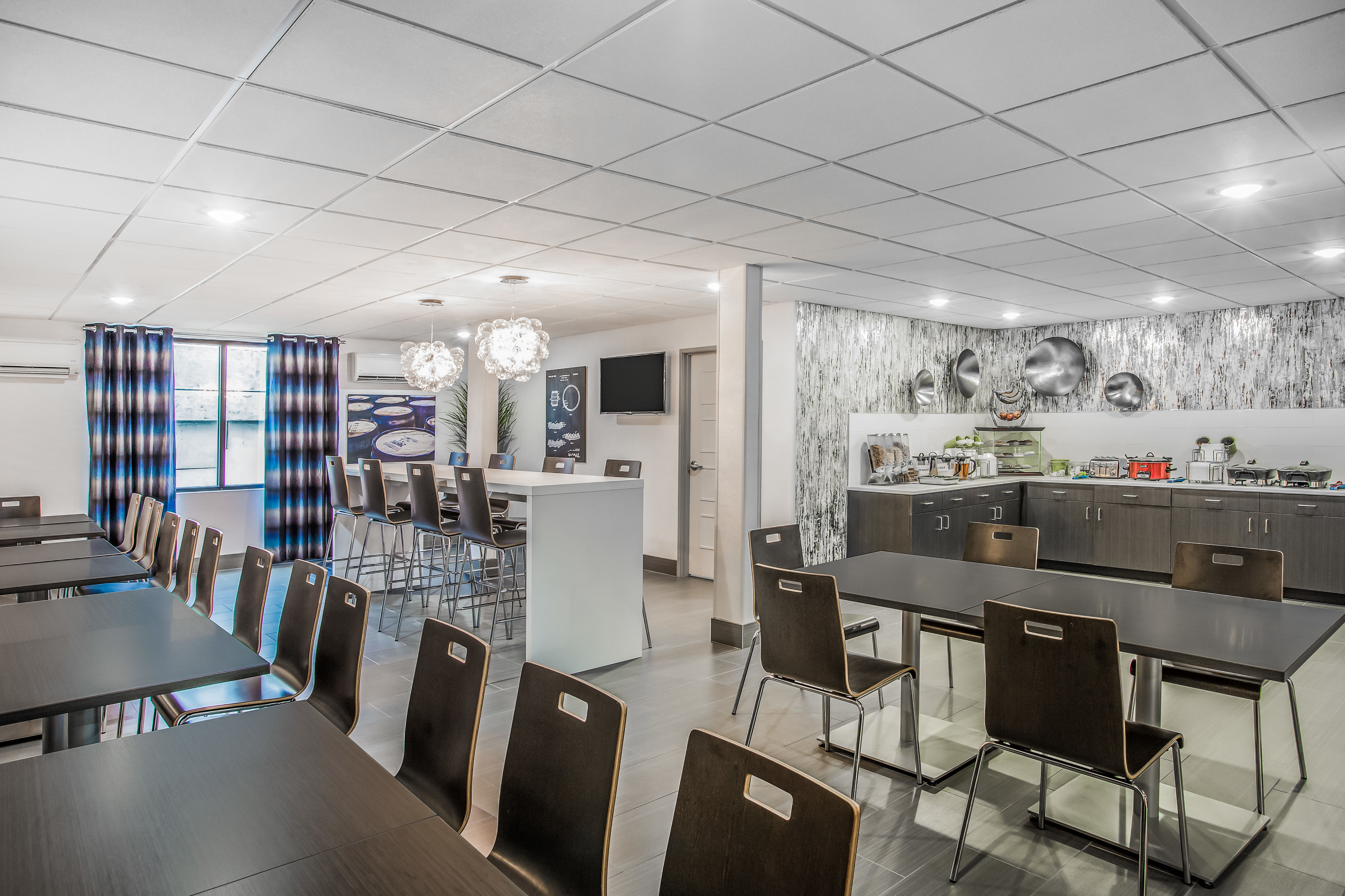 Free breakfast at Wingate by Wyndham Louisville Fair and Expo in Louisville, Kentucky