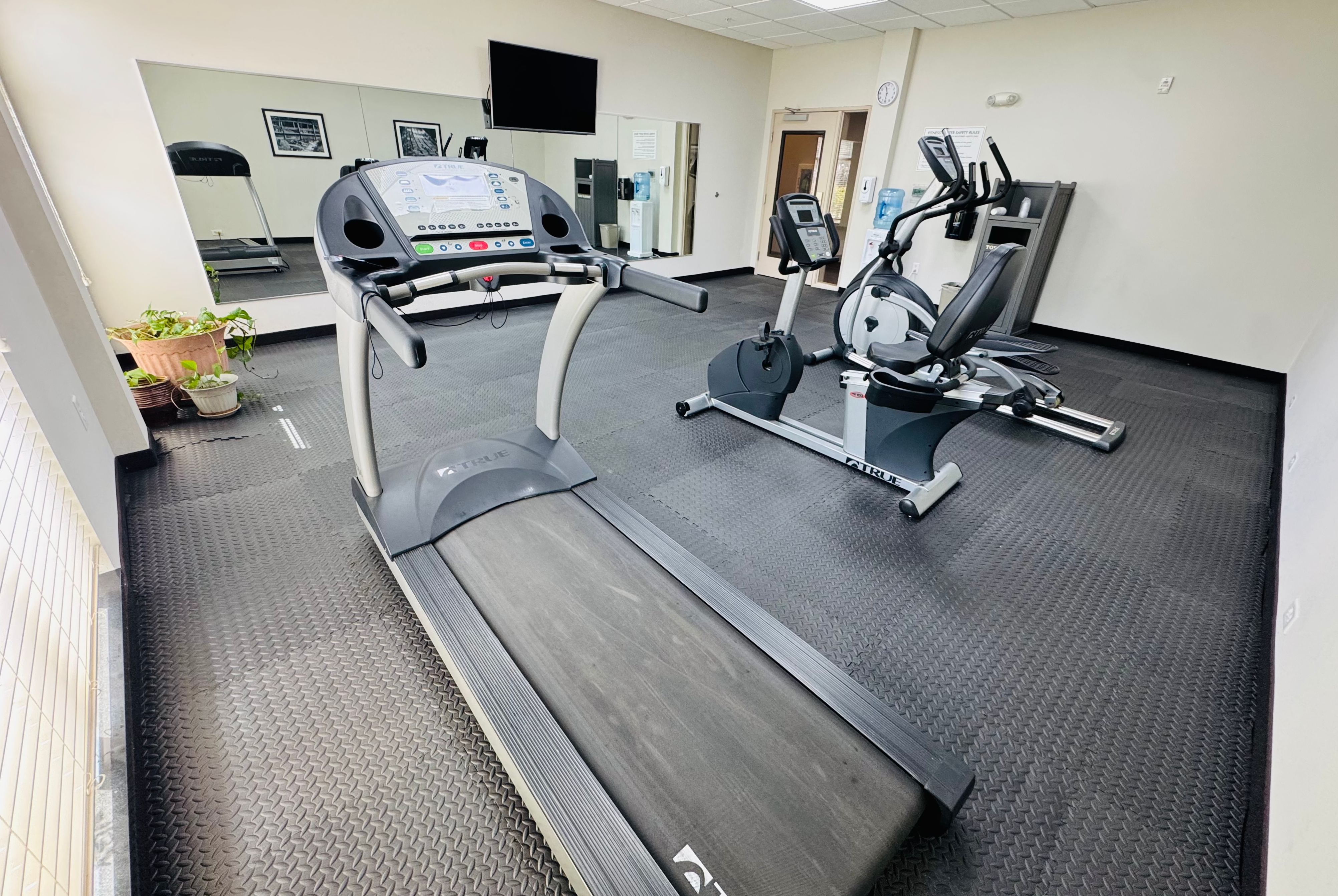 Fitness room at Wingate by Wyndham Jonesboro/Hodge in Jonesboro, Louisiana