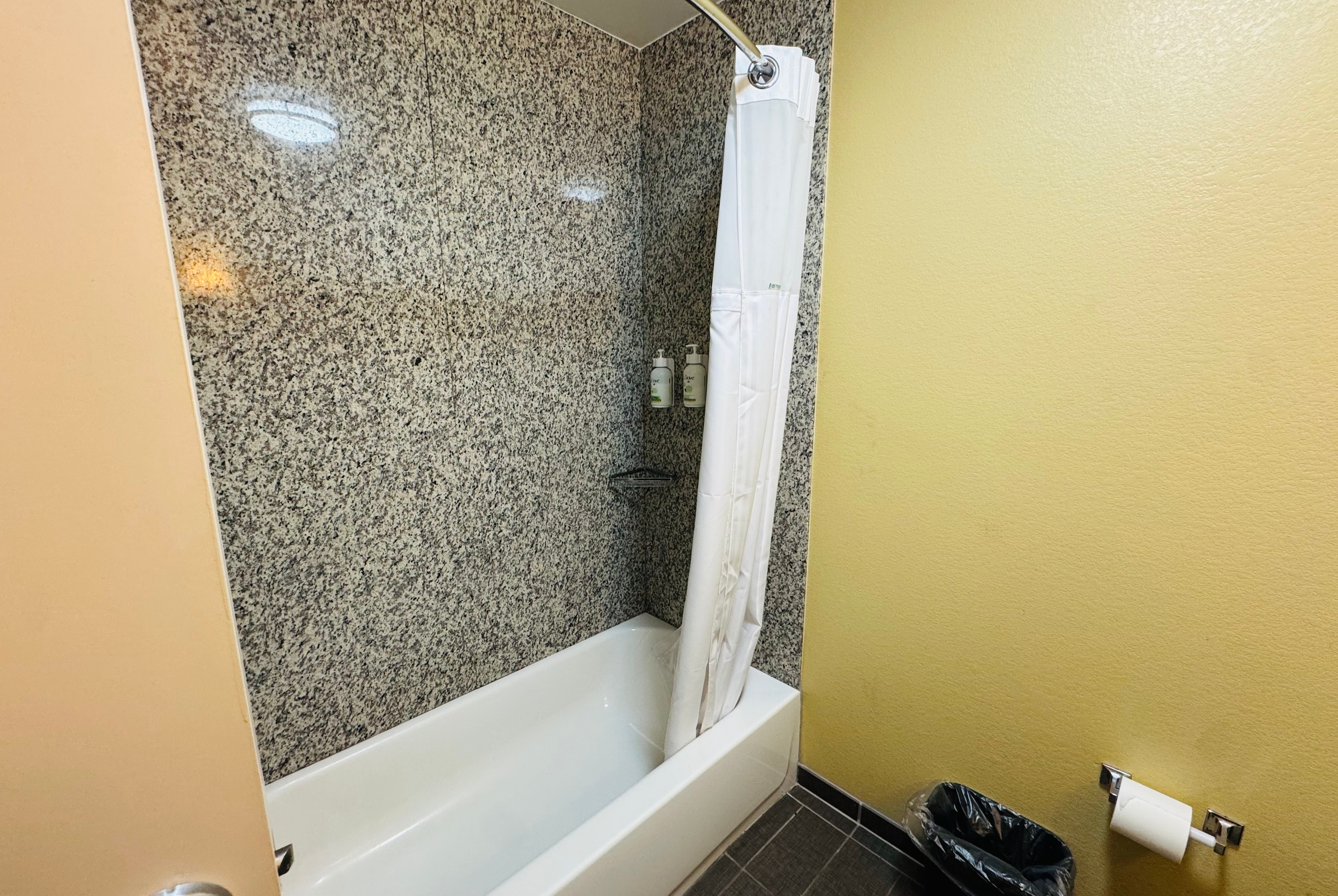 Guest room bath at the Wingate by Wyndham Jonesboro/Hodge in Jonesboro, Louisiana