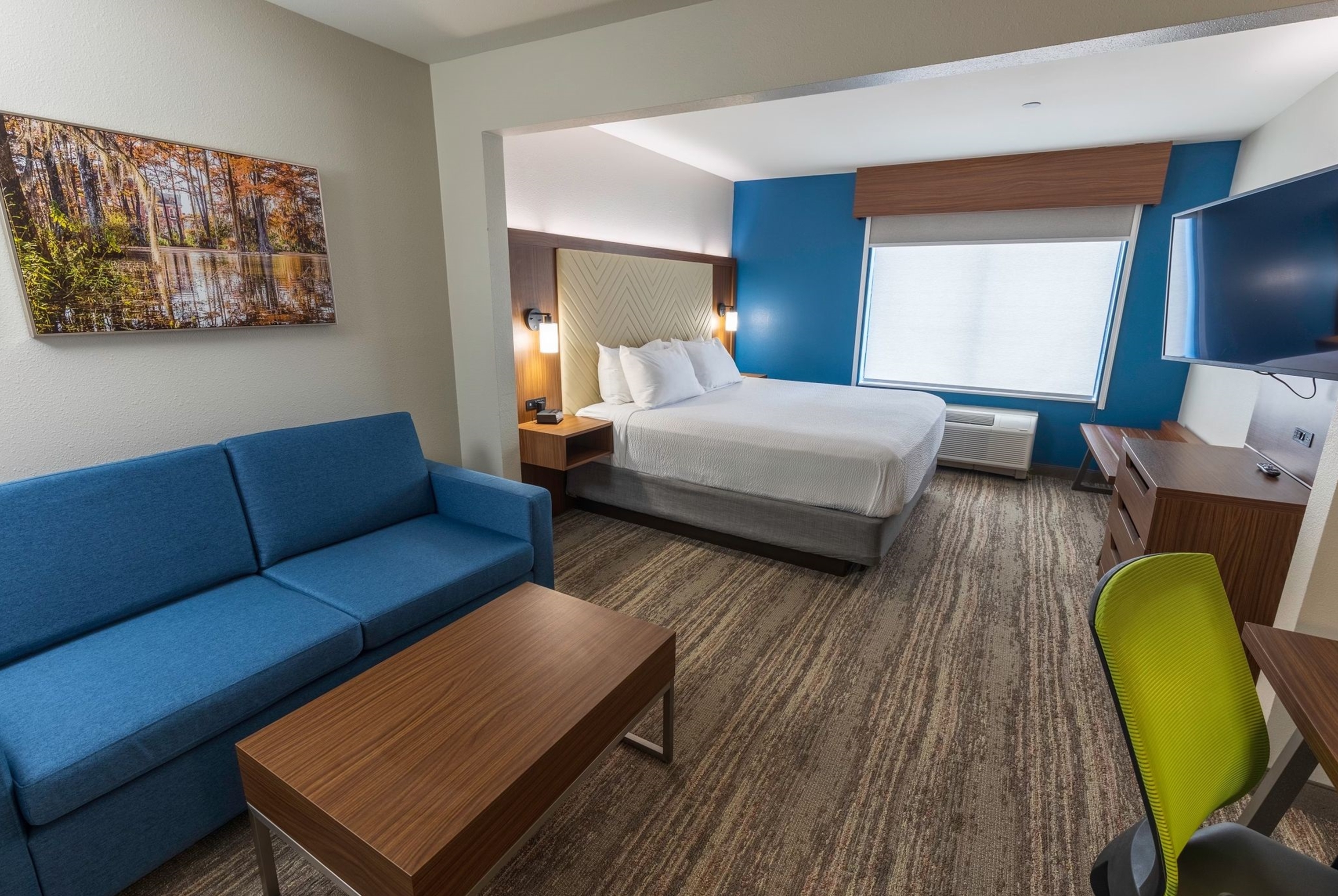Guest room at the Wingate by Wyndham Lafayette Airport in Lafayette, Louisiana