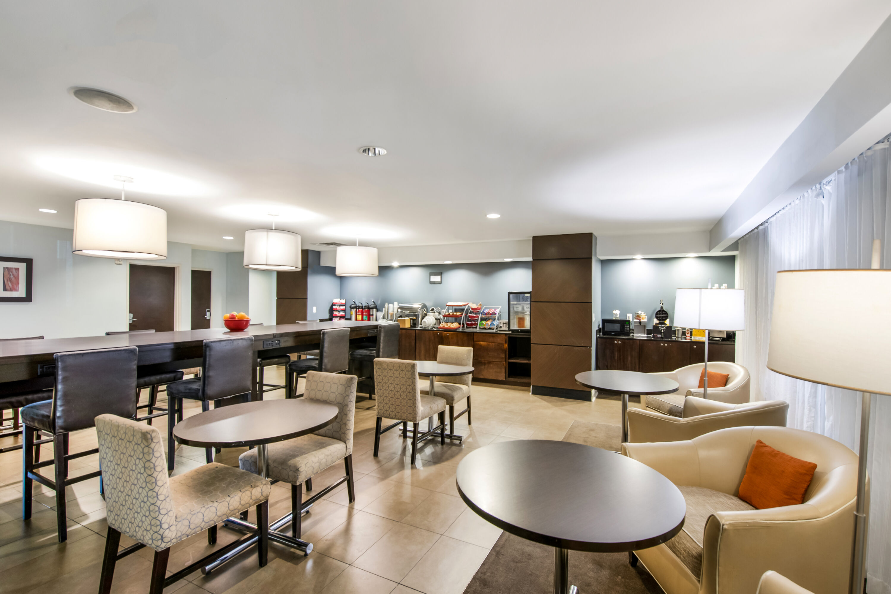 Wingate by Wyndham Slidell/New Orleans East Area restaurant breakfast area with seating in Slidell, Louisiana