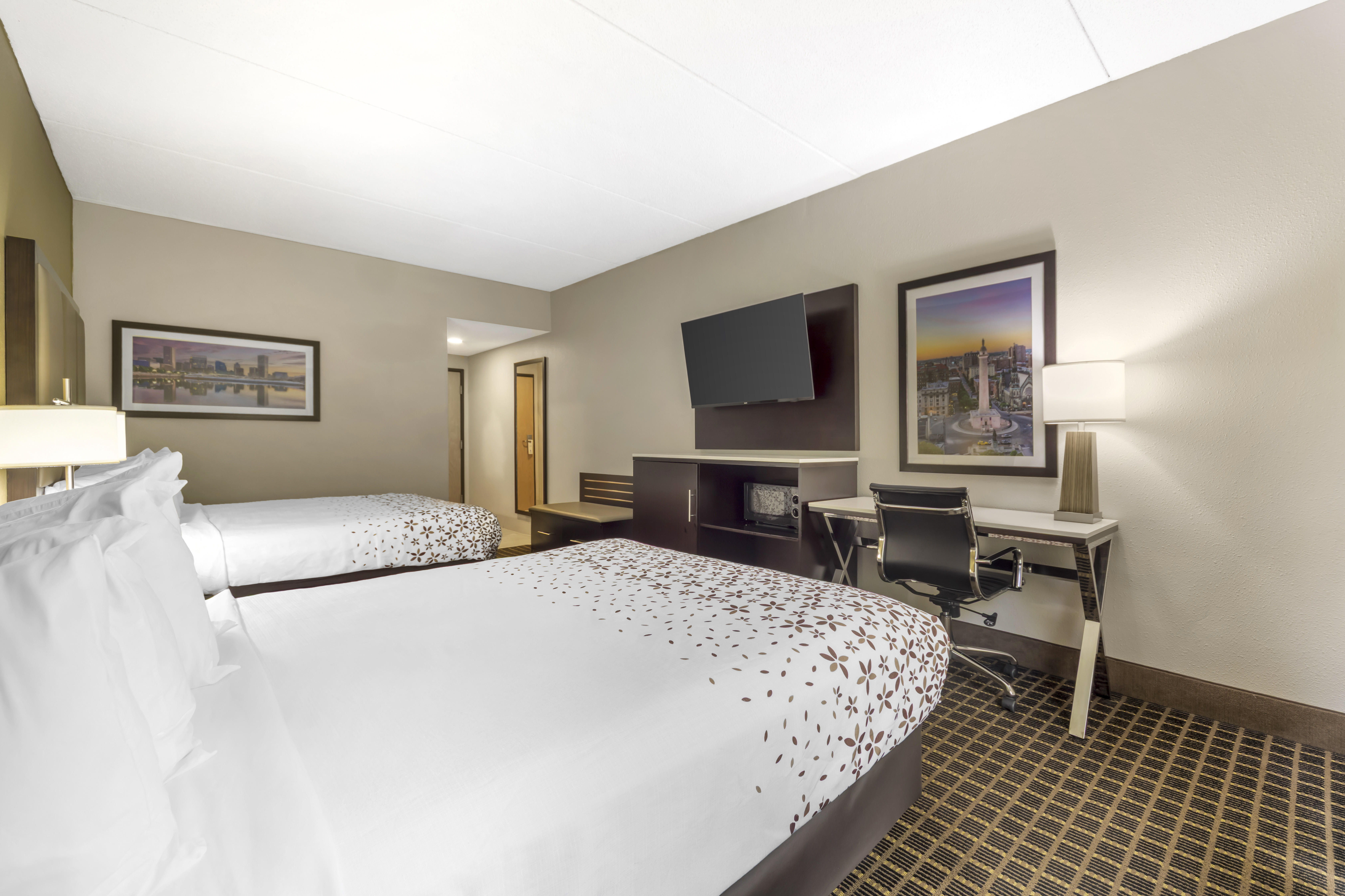 Guest room at the Wingate by Wyndham North East in North East, Maryland