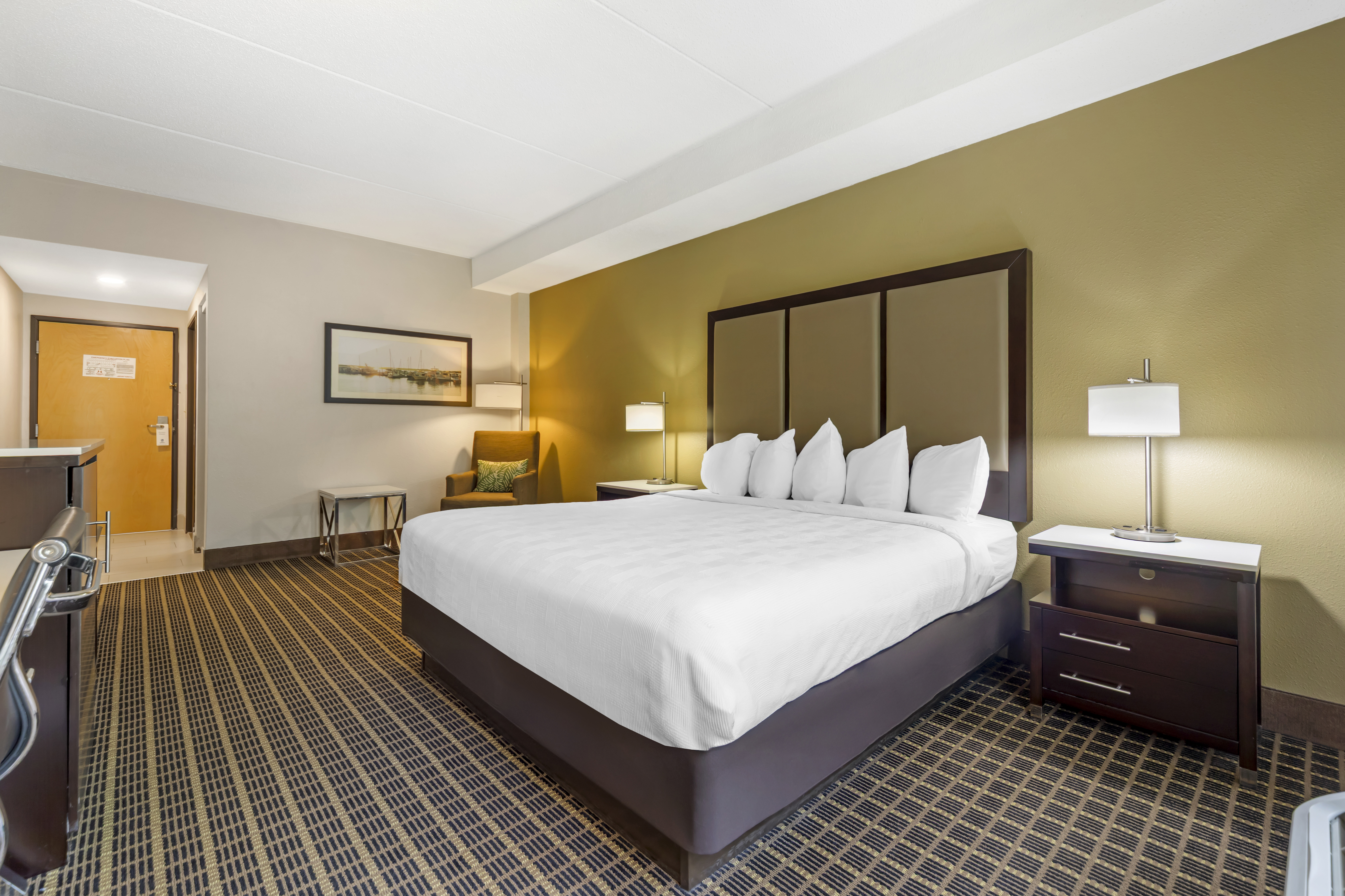 Guest room at the Wingate by Wyndham North East in North East, Maryland