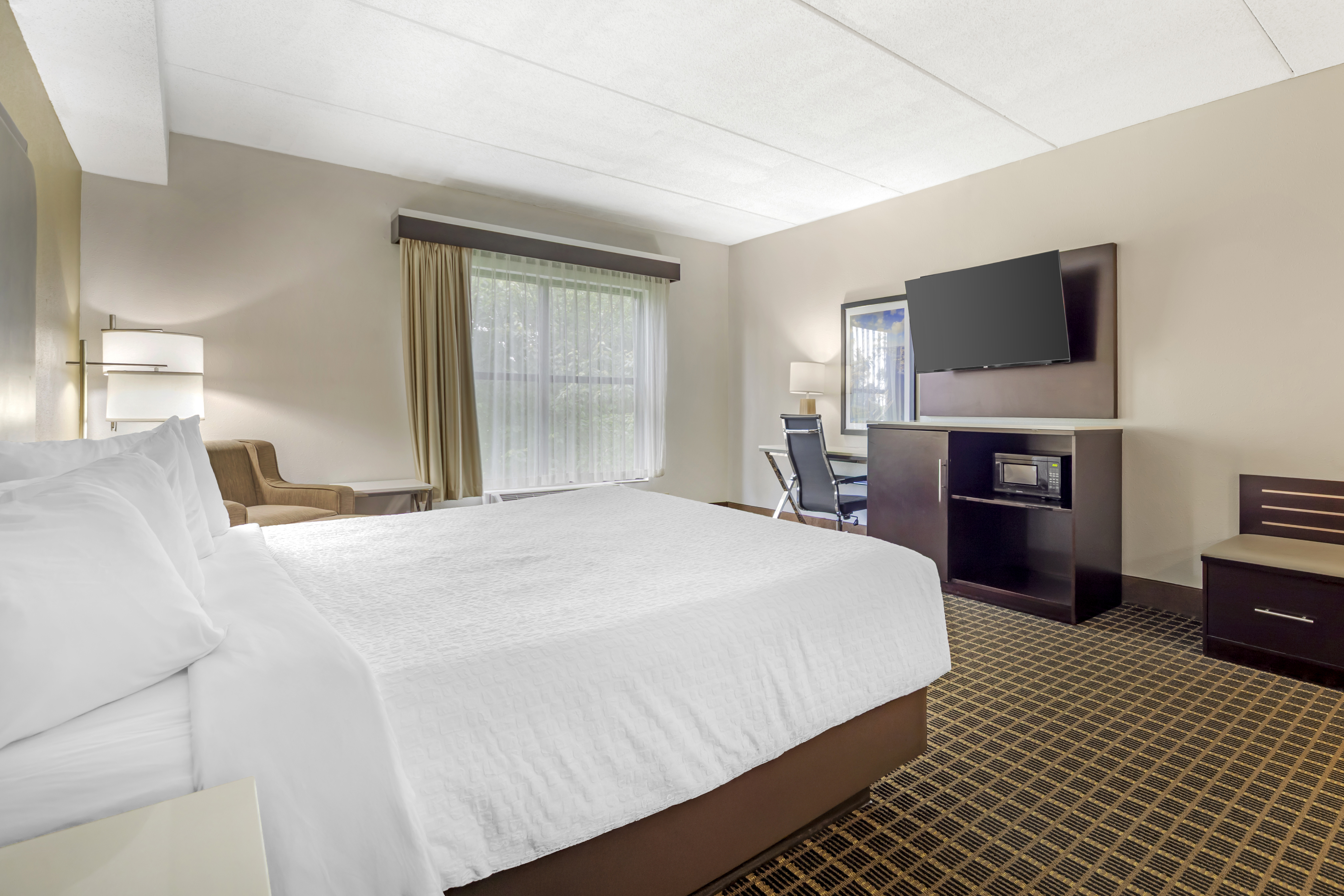 Guest room at the Wingate by Wyndham North East in North East, Maryland