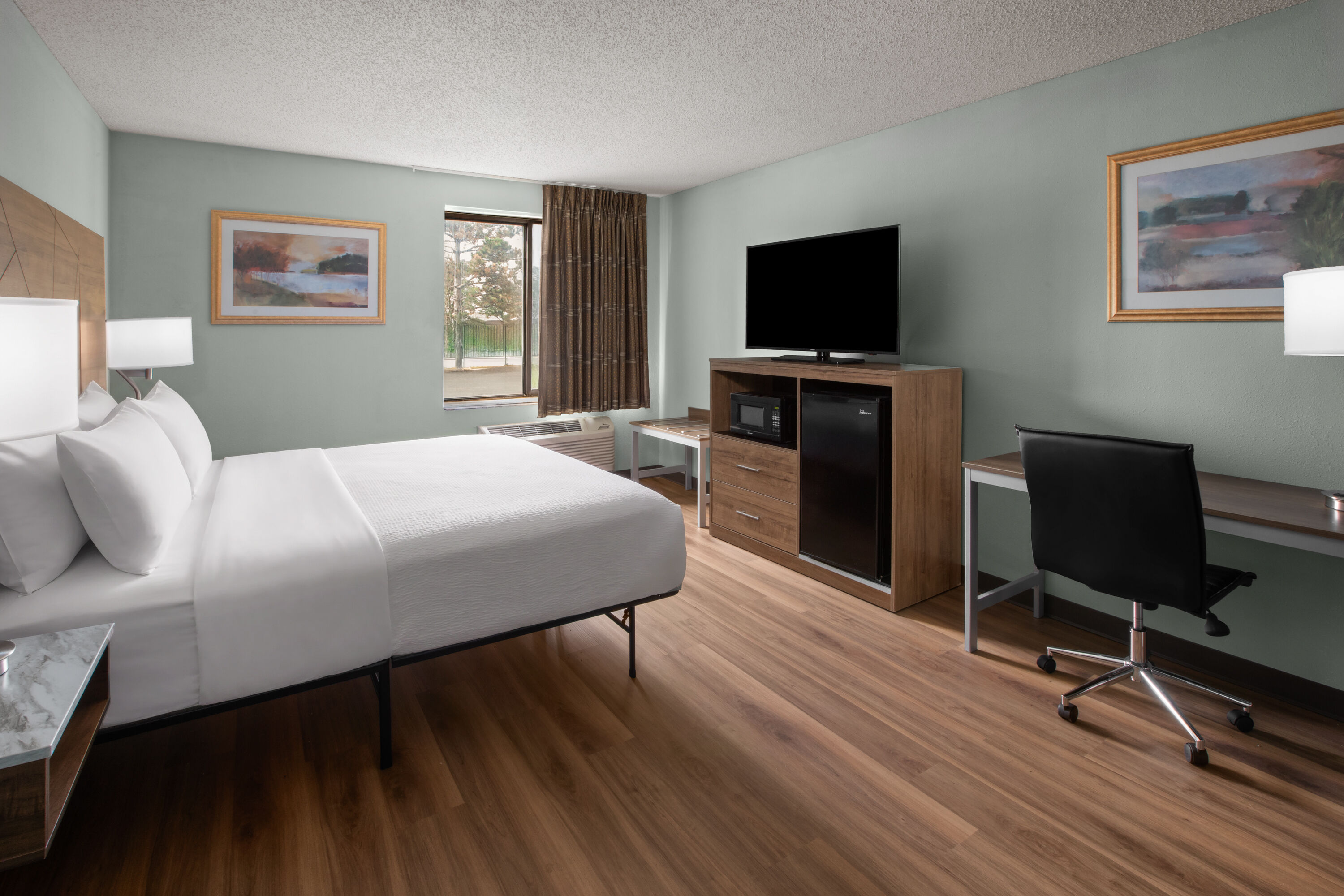 Wingate by Wyndham Livonia suite in Livonia, Michigan