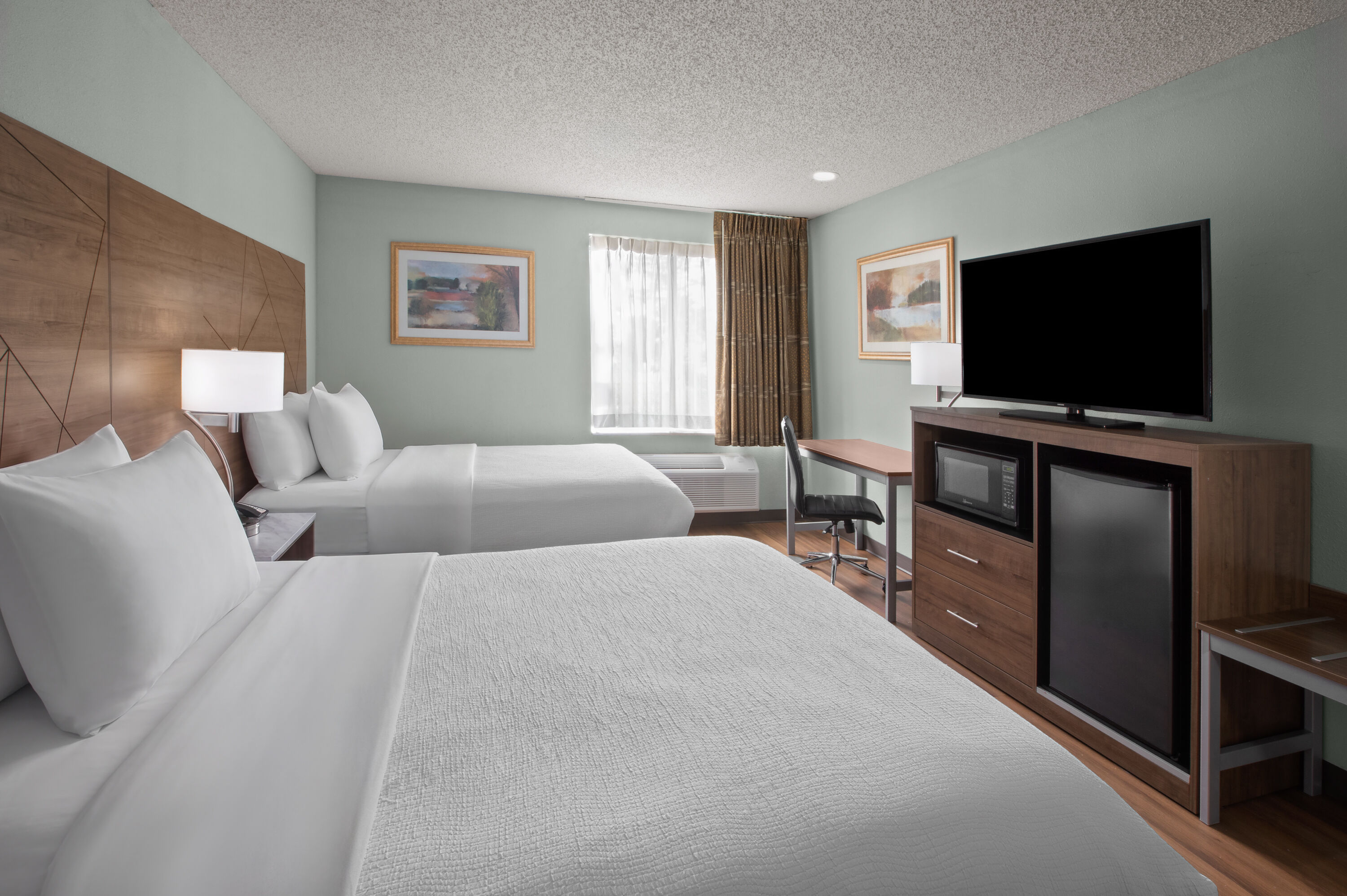 Wingate by Wyndham Livonia suite in Livonia, Michigan