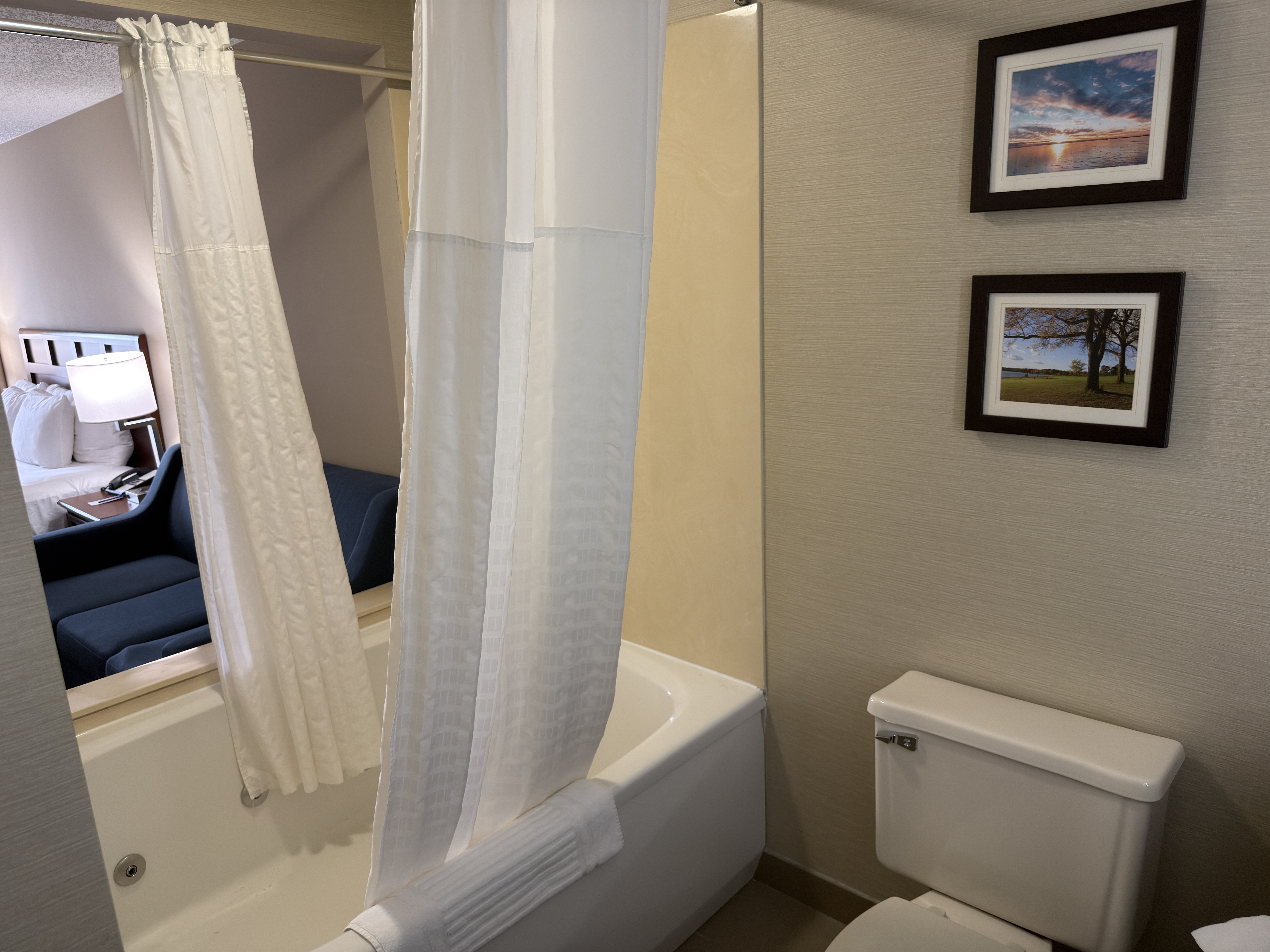 Guest room bath at the Wingate by Wyndham Utica in Utica, Michigan