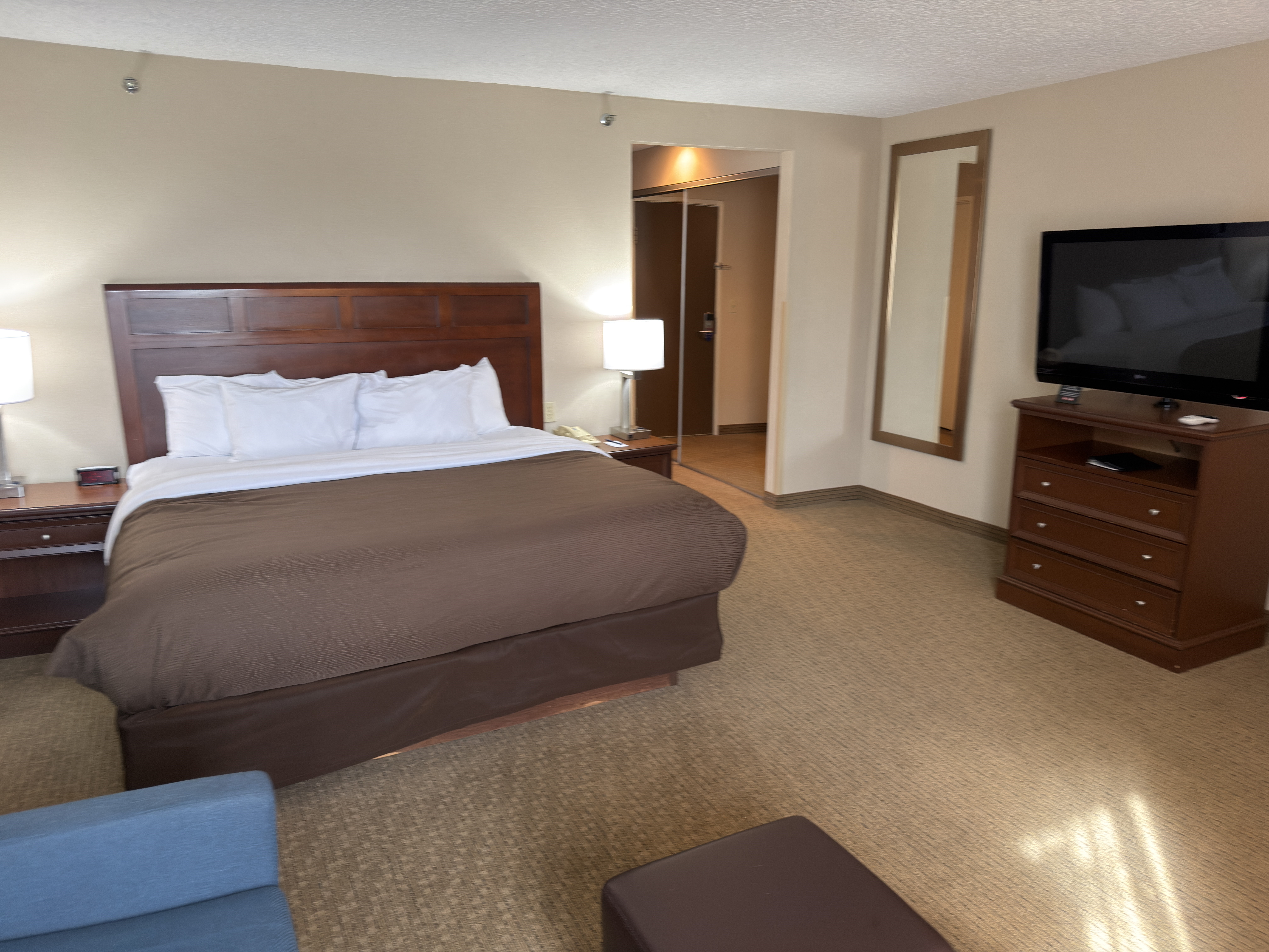 Guest room at the Wingate by Wyndham Utica in Utica, Michigan