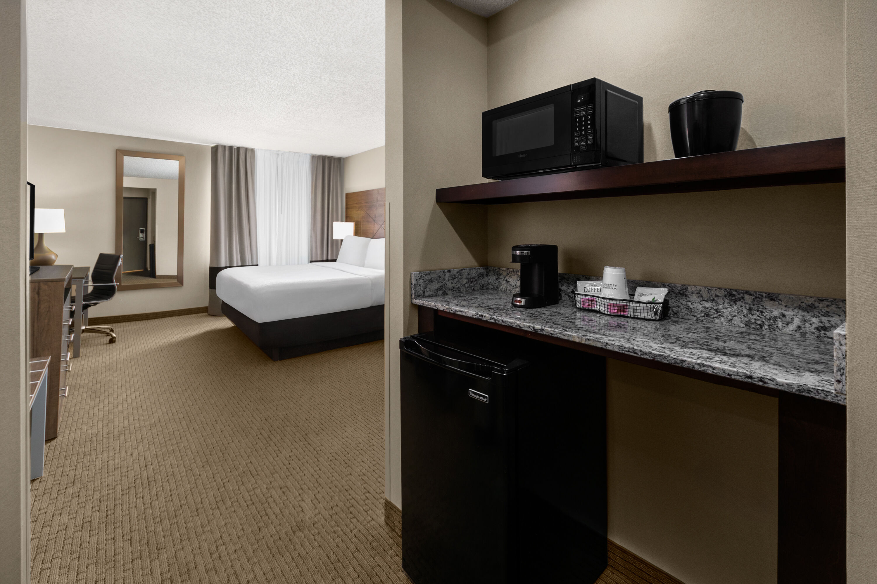 Wingate by Wyndham Utica hot tub suite in Utica, Michigan