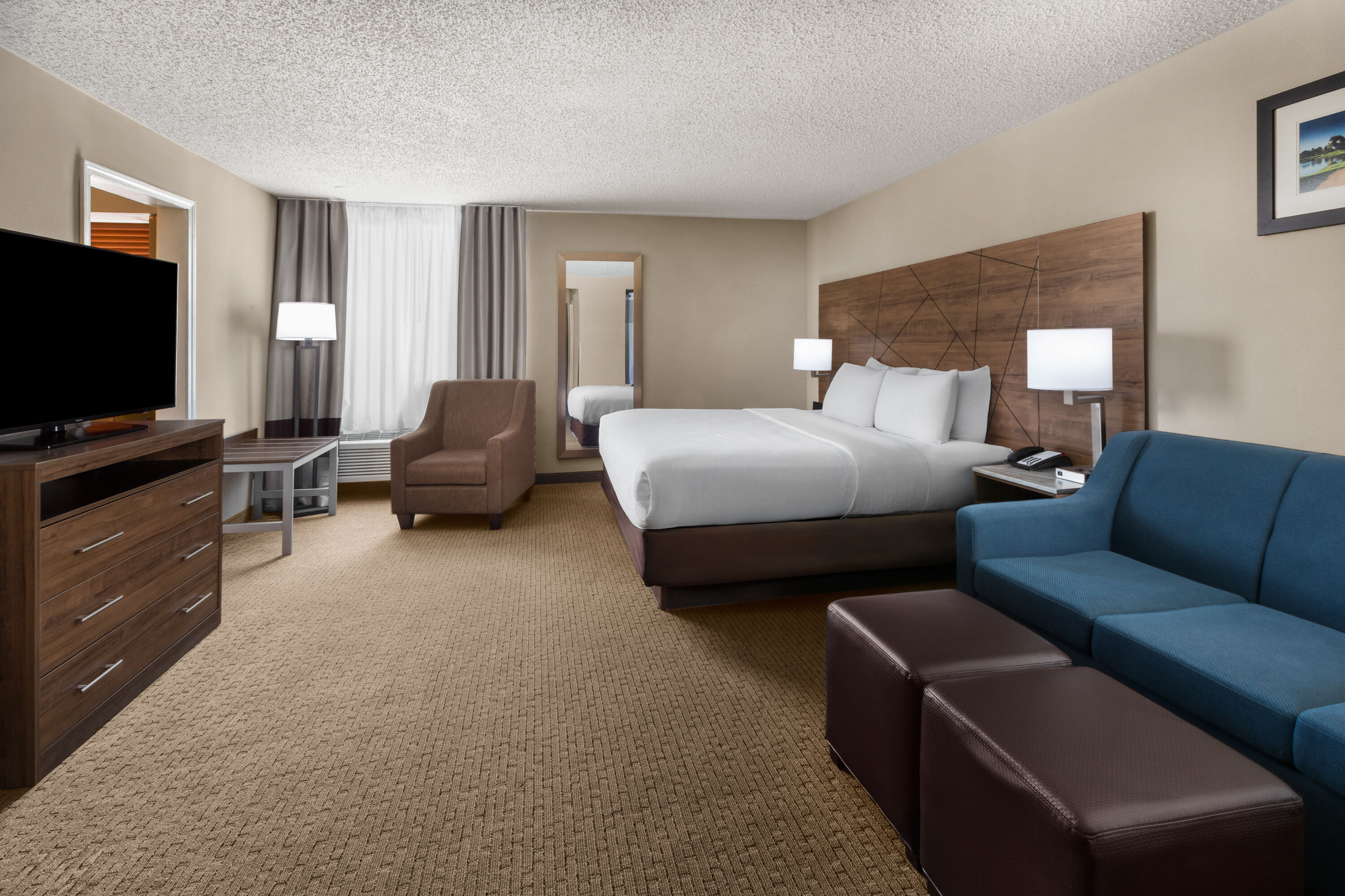 Wingate by Wyndham Utica suite in Utica, Michigan