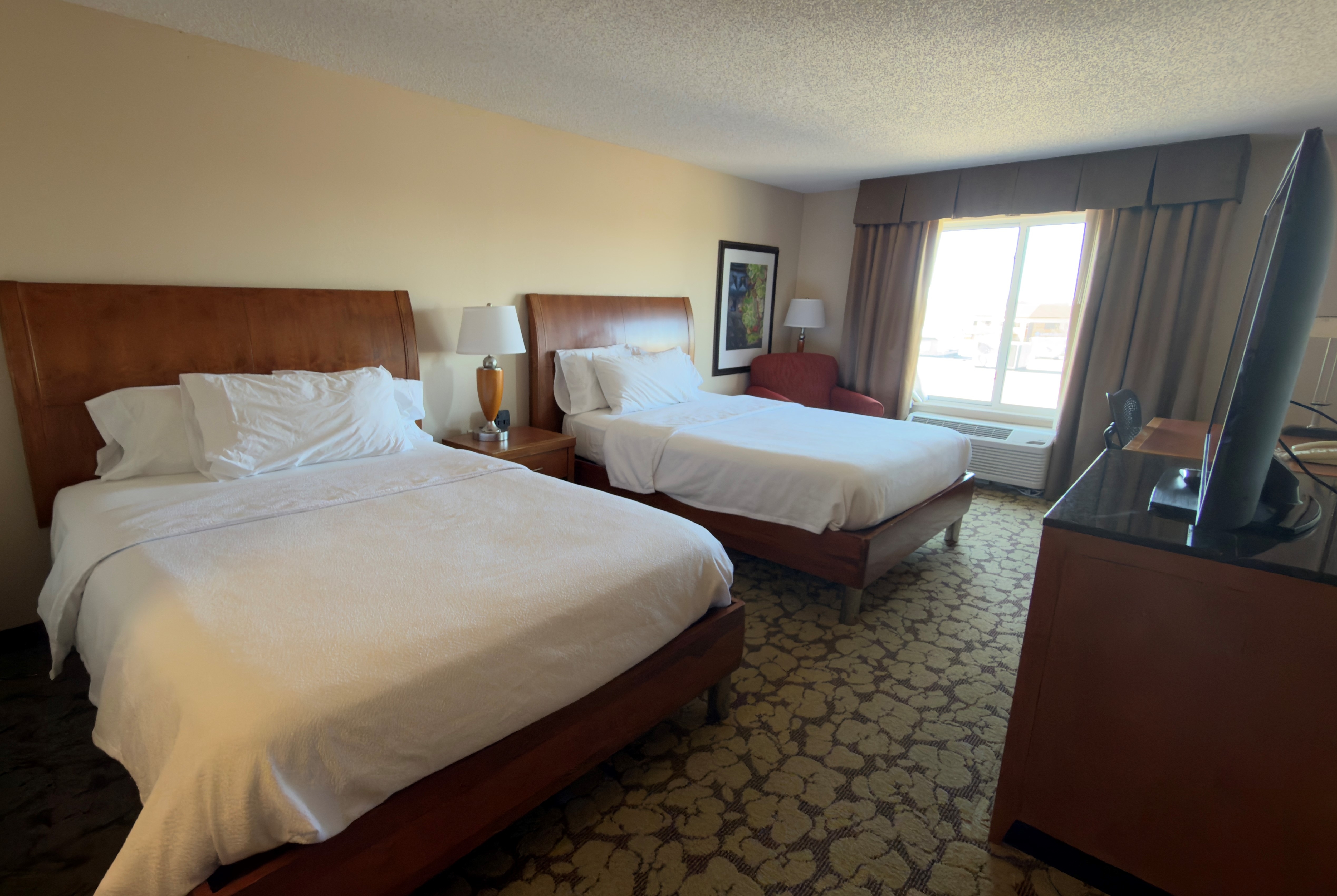 Guest room at the Wingate by Wyndham St. Paul/Oakdale/Woodbury in Oakdale, Minnesota