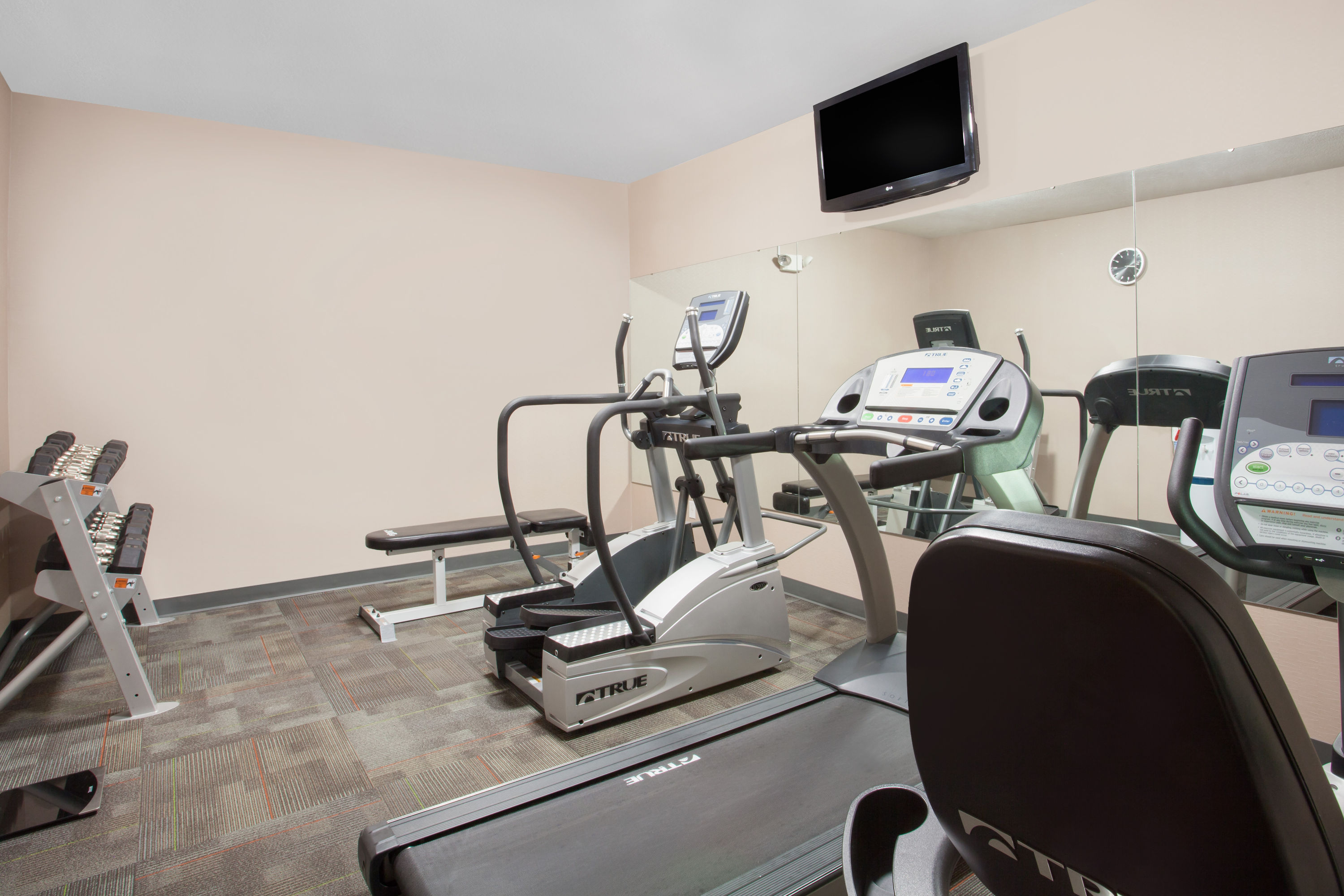 Wingate by Wyndham Columbia Columbia MO Hotels