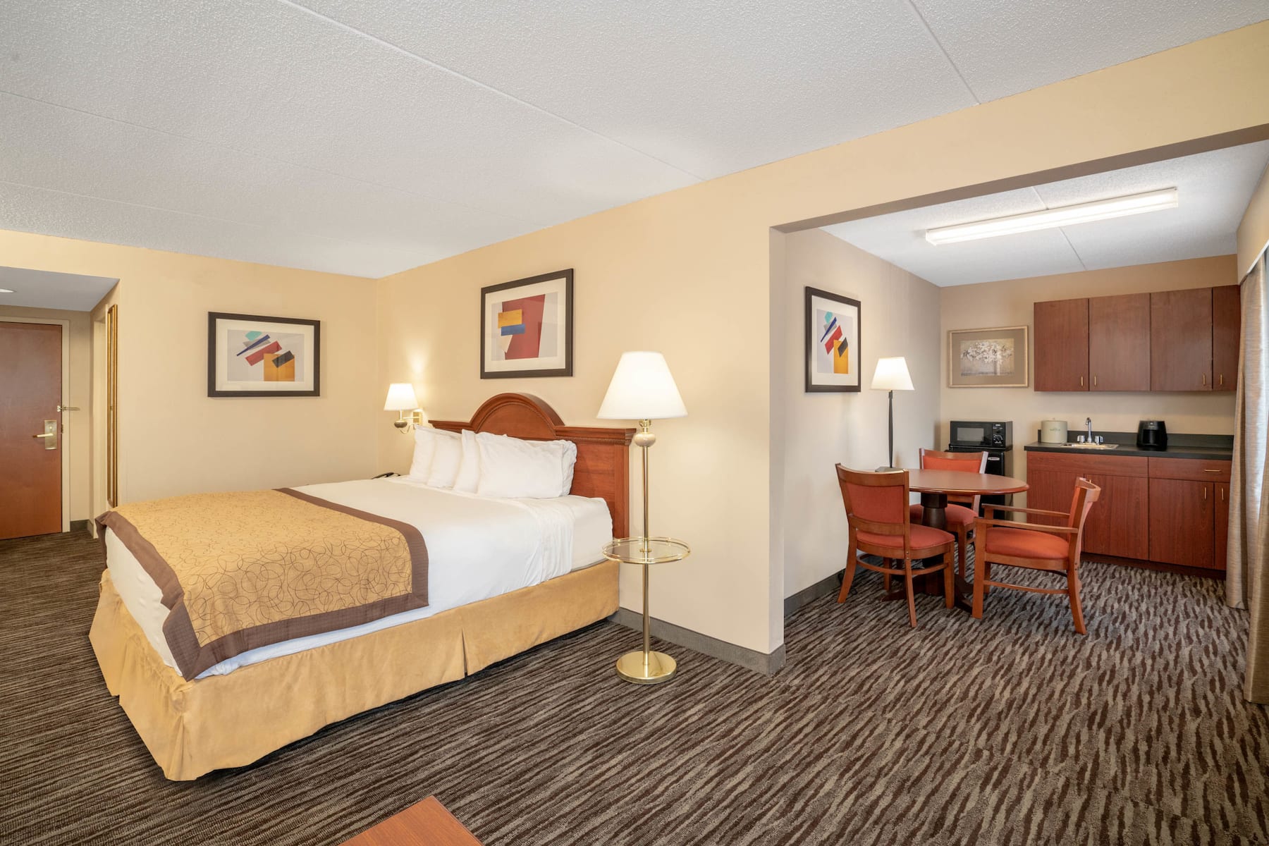 Wingate By Wyndham Charlotte Airport I-85/I-485 suite in Charlotte, North Carolina