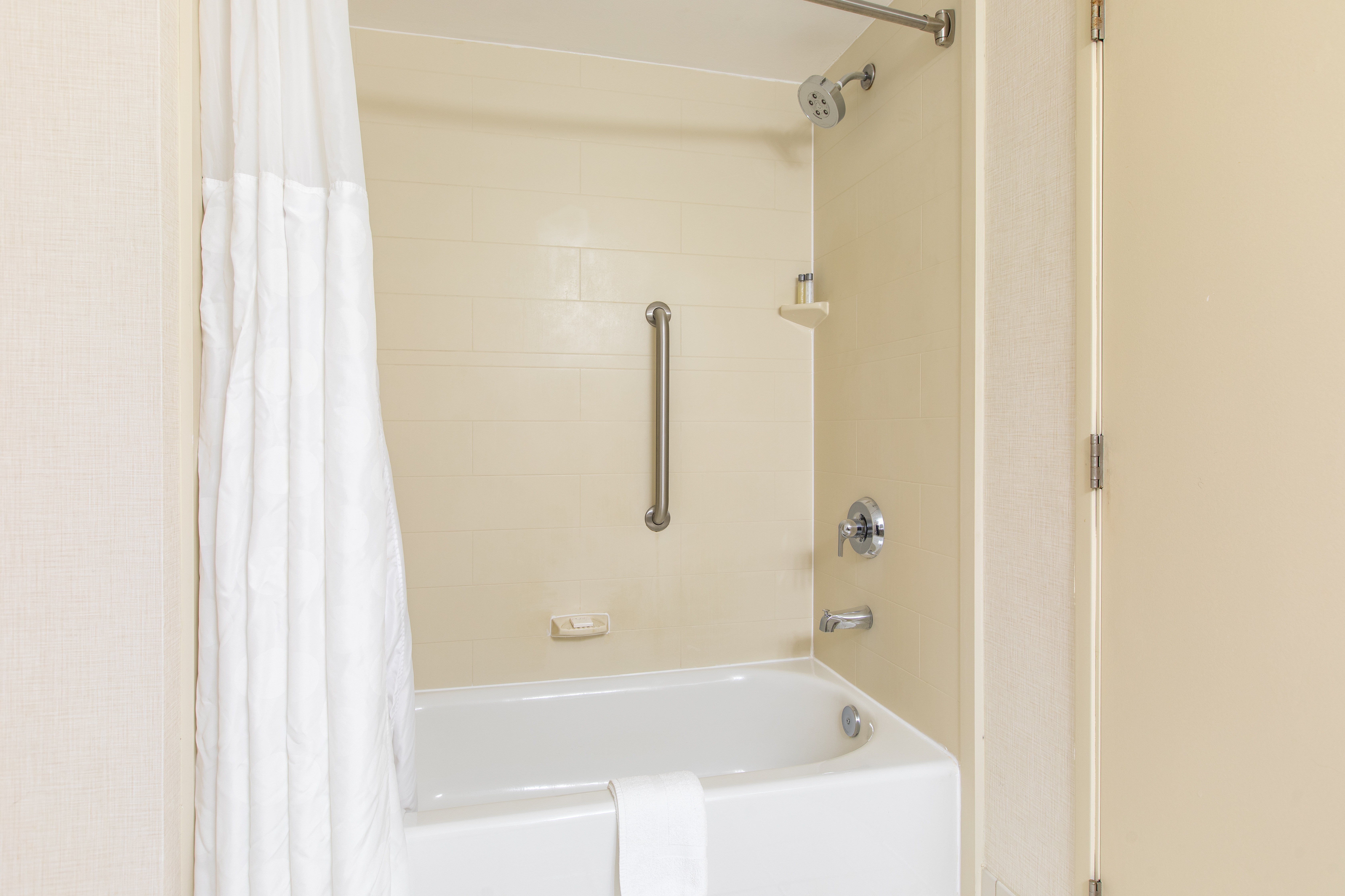 Guest room bath at the Wingate by Wyndham Charlotte Speedway/Concord in Concord, North Carolina