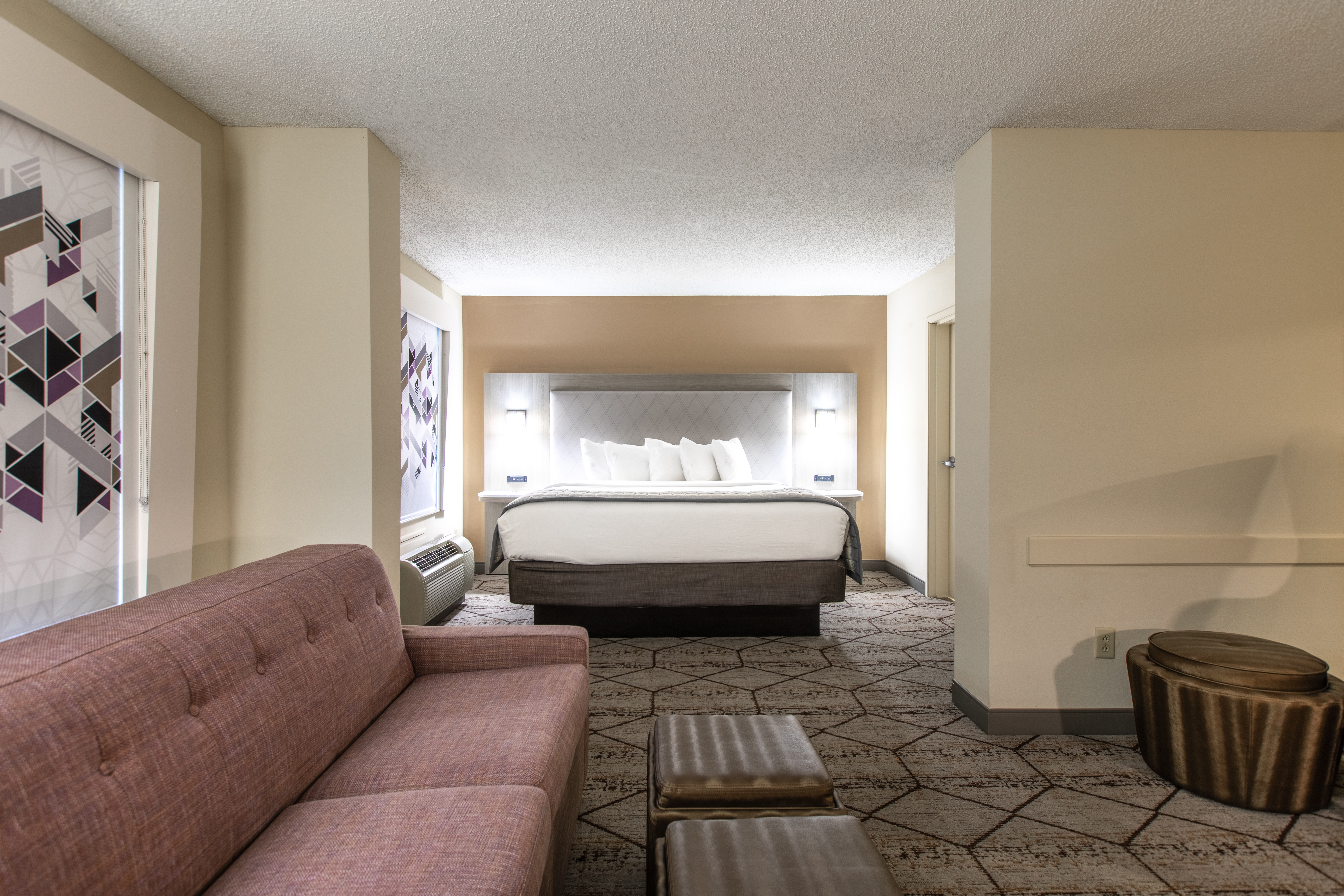 Guest room at the Wingate by Wyndham Charlotte Speedway/Concord in Concord, North Carolina