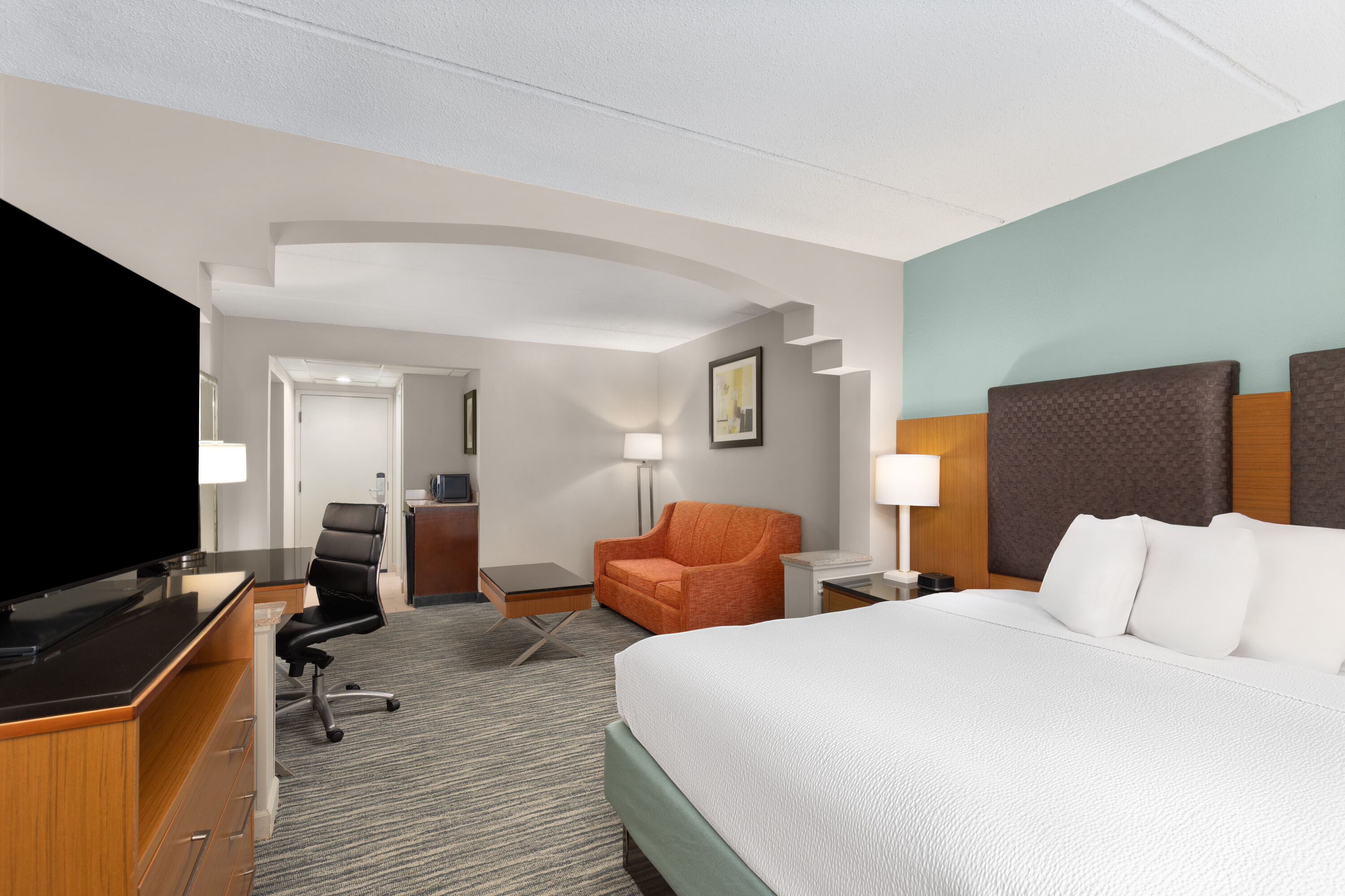 Wingate by Wyndham Greensboro/Coliseum suite in Greensboro, North Carolina