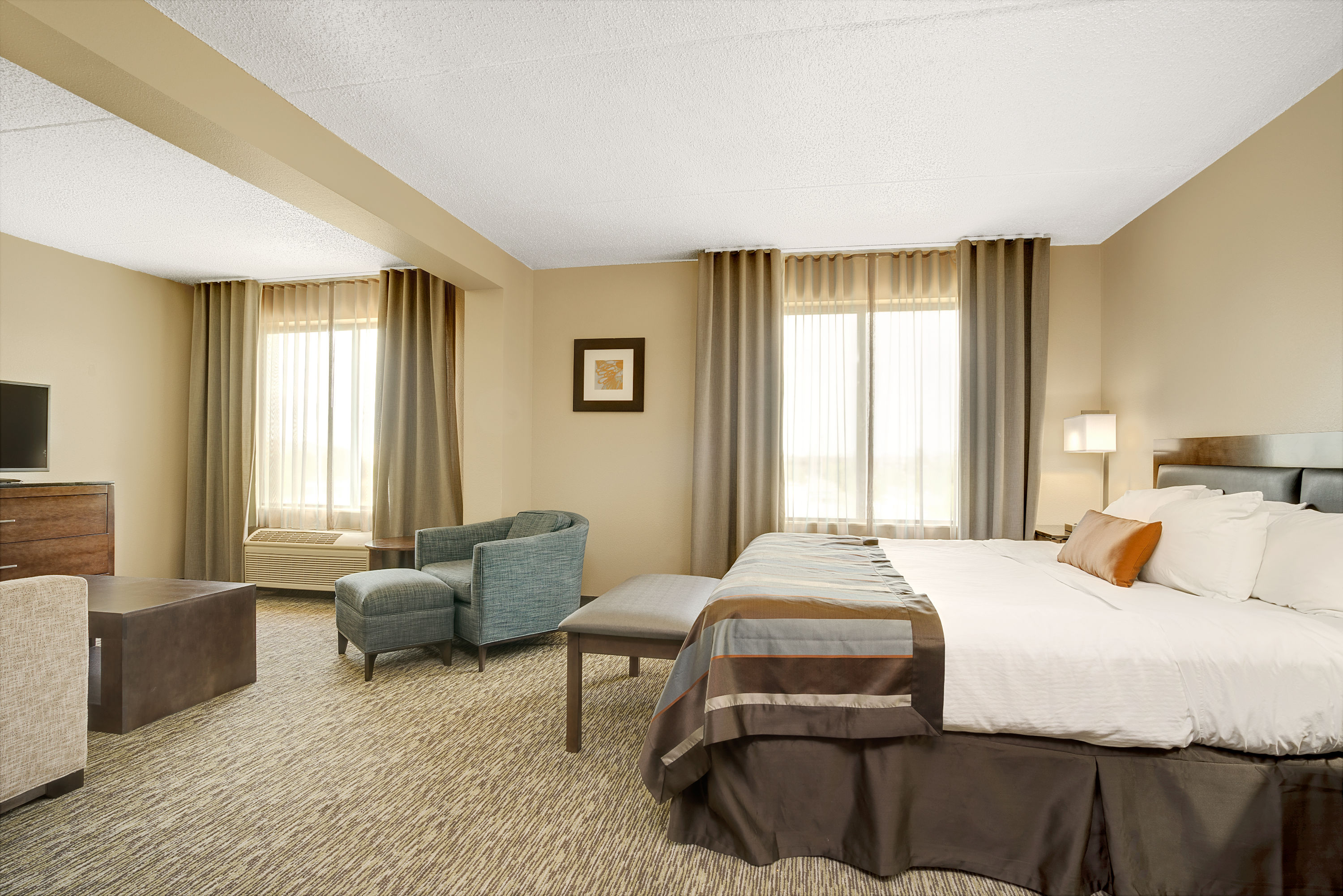 Wingate by Wyndham Fargo suite in Fargo, North Dakota