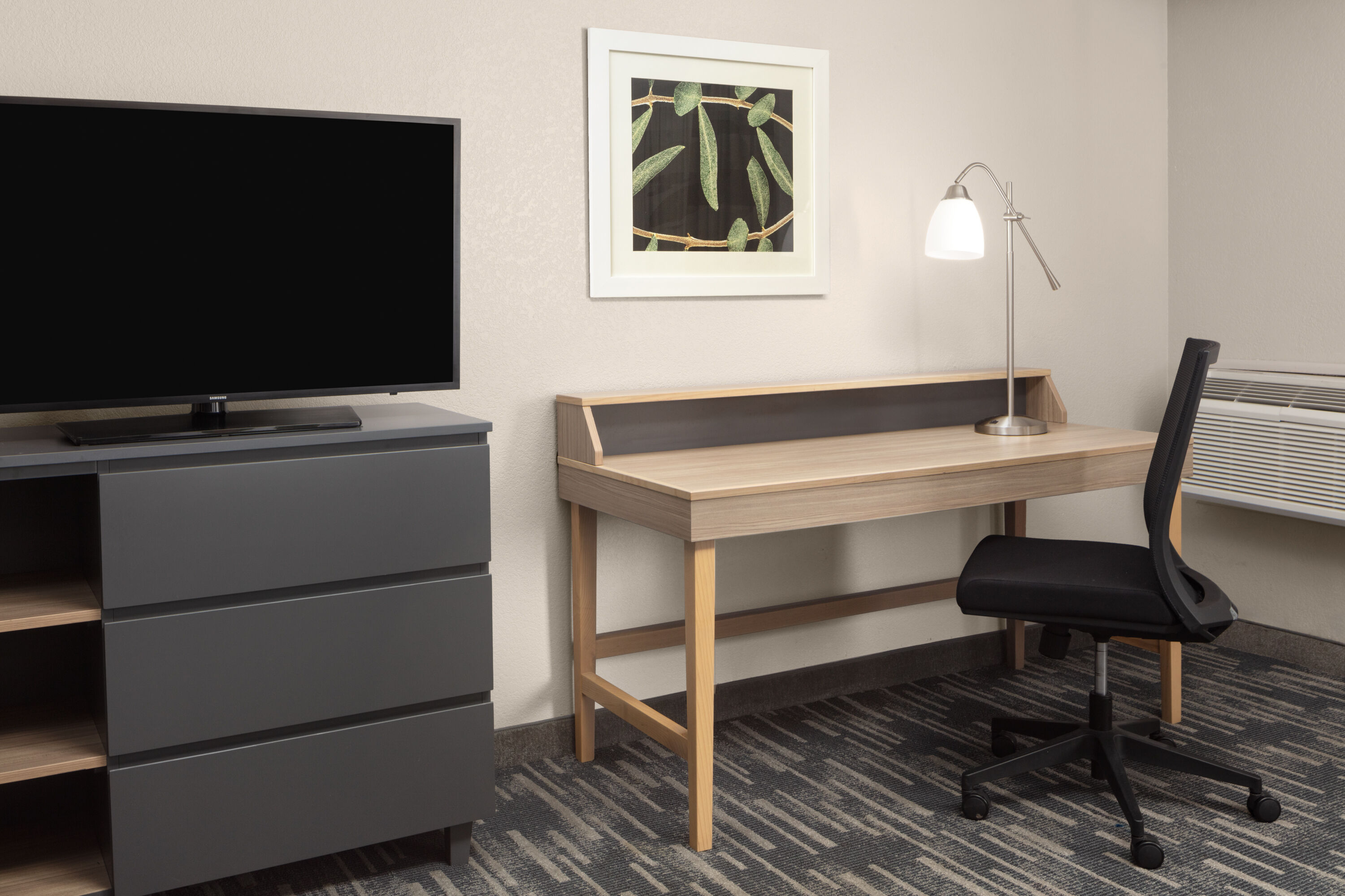 Wingate by Wyndham Lincoln Airport East I-80 suite in Lincoln, Nebraska