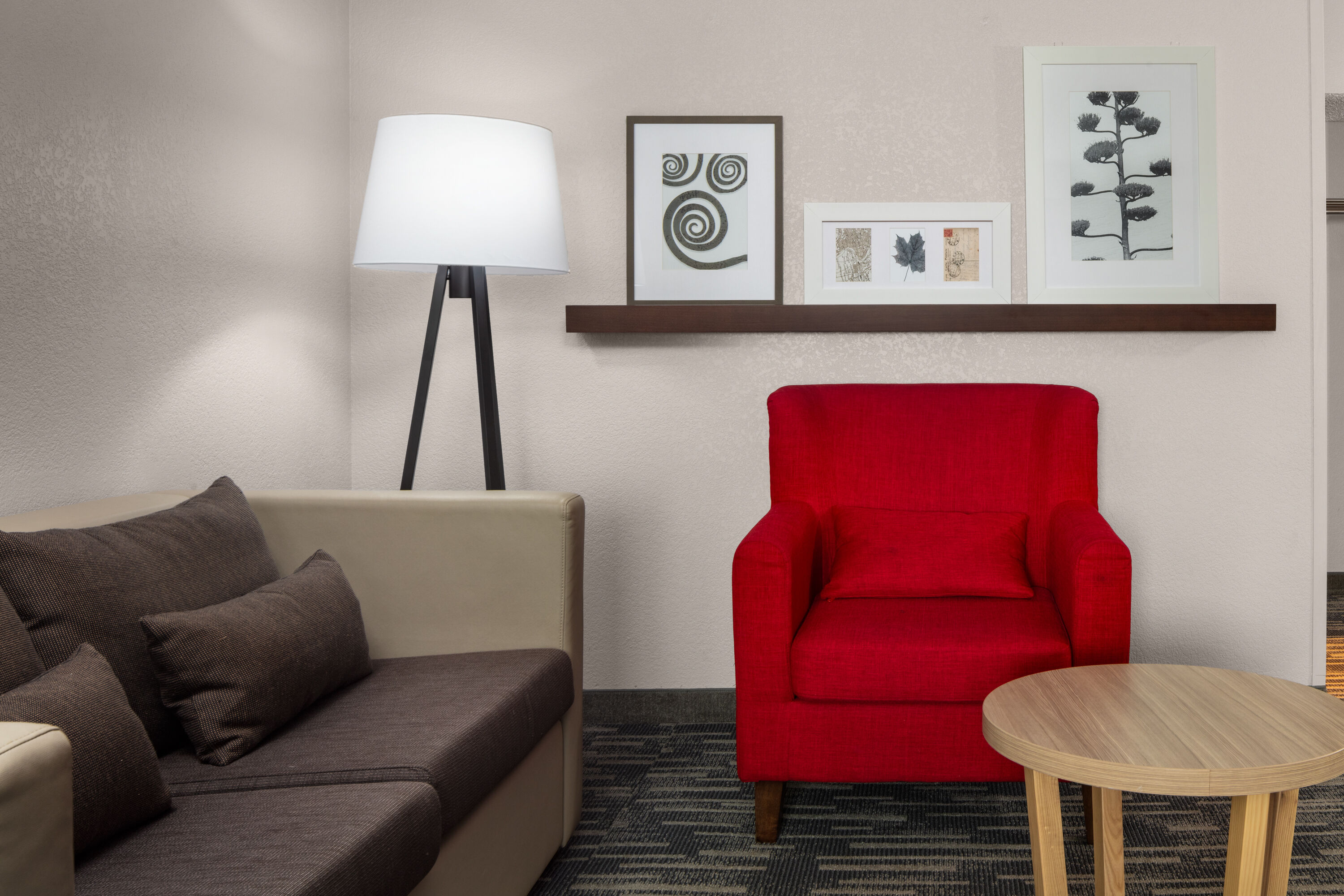 Wingate by Wyndham Lincoln Airport East I-80 suite in Lincoln, Nebraska