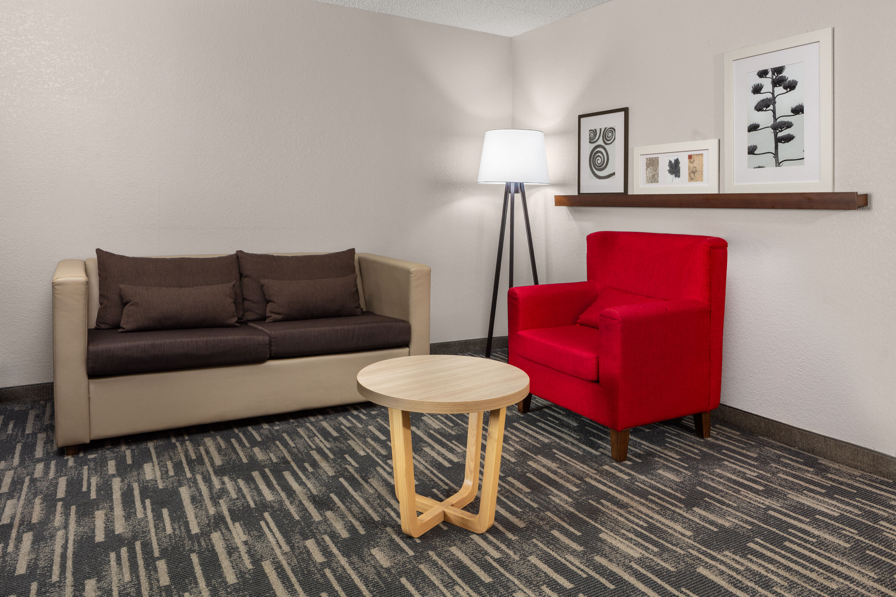 Wingate by Wyndham Lincoln Airport East I-80 suite in Lincoln, Nebraska