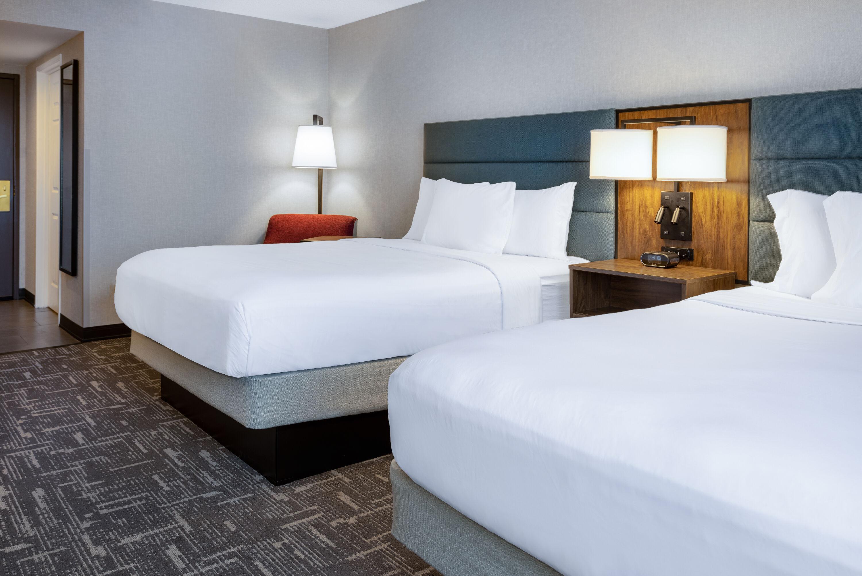 Guest room at the Wingate by Wyndham Vineland/Millville in Vineland, New Jersey