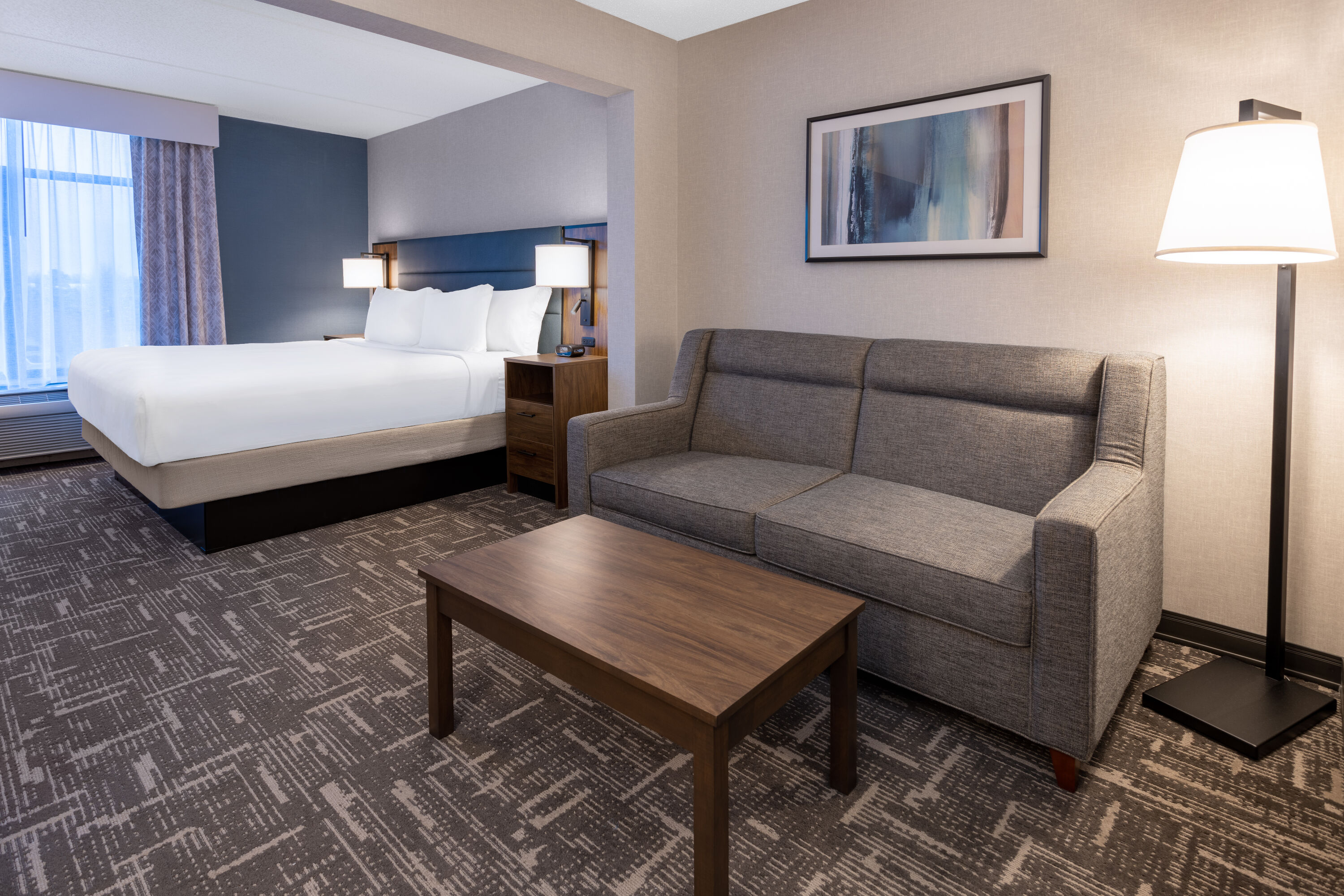 Guest room at the Wingate by Wyndham Vineland/Millville in Vineland, New Jersey